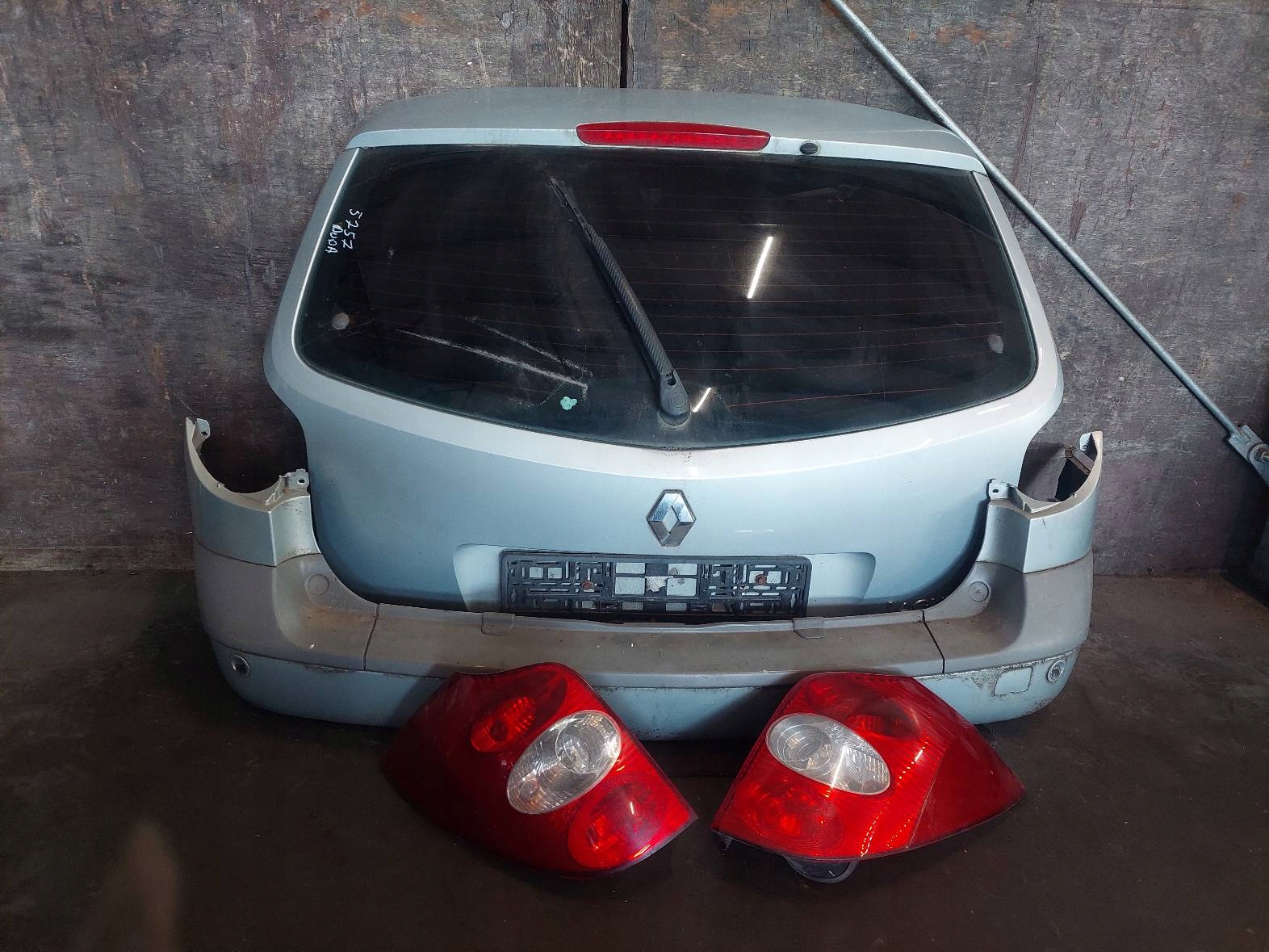complete rear part RENAULT LAGUNA II TEB64 trunk door bumper lights