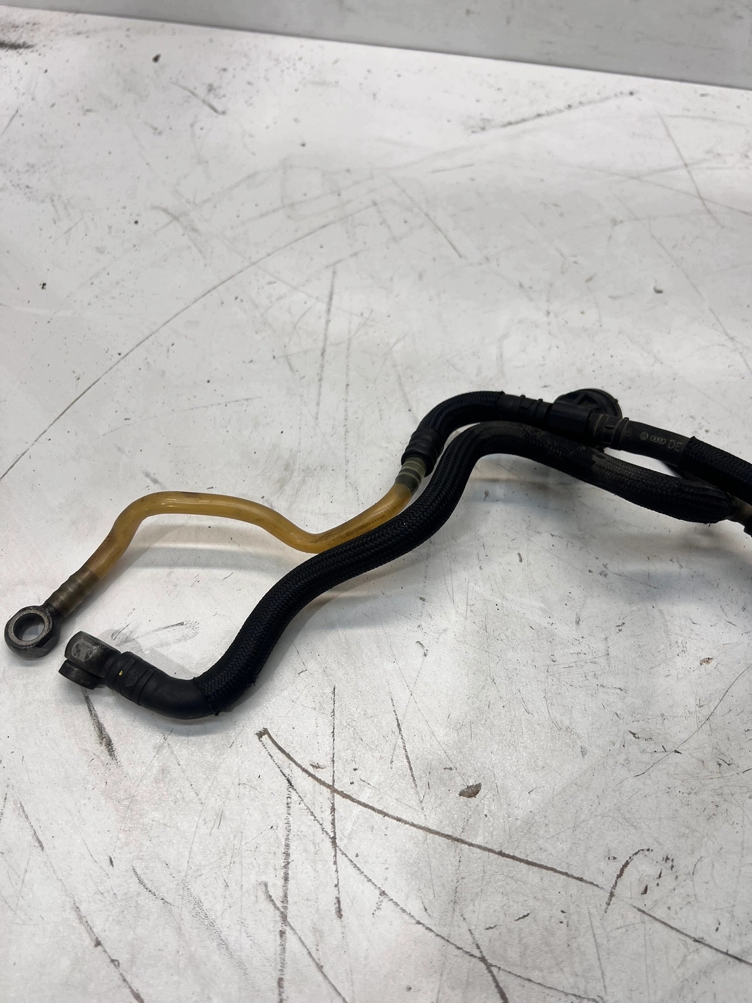 hose fuel hoses AUDI A6 C6 3.0 TDI 059130300AF