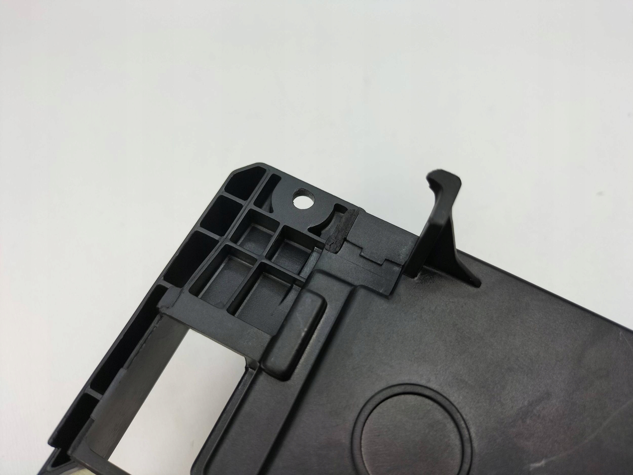 D5871ab84b5bb2338f060ab81648