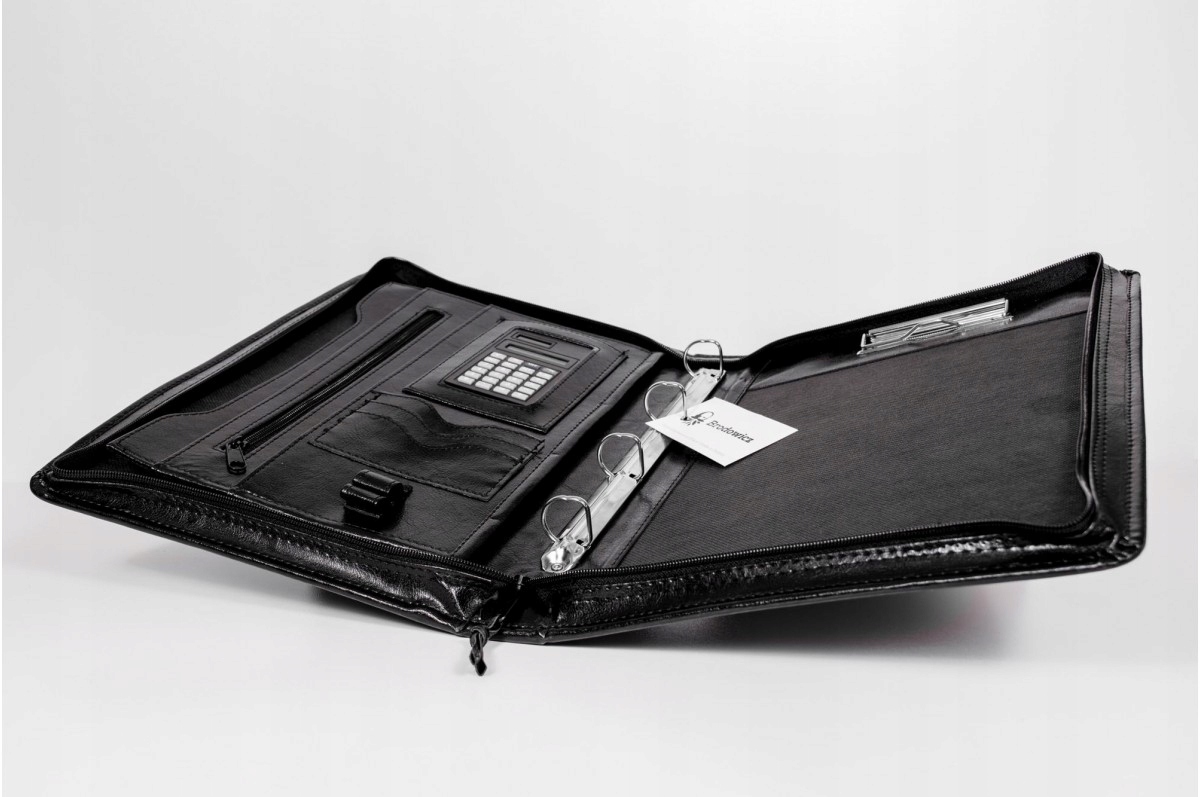 AKTÓWKA na dokumenty A4 z rączką kalkulatorem BROD-AK30-1 czarna BRODOWICZ Model BROD-AK30-1