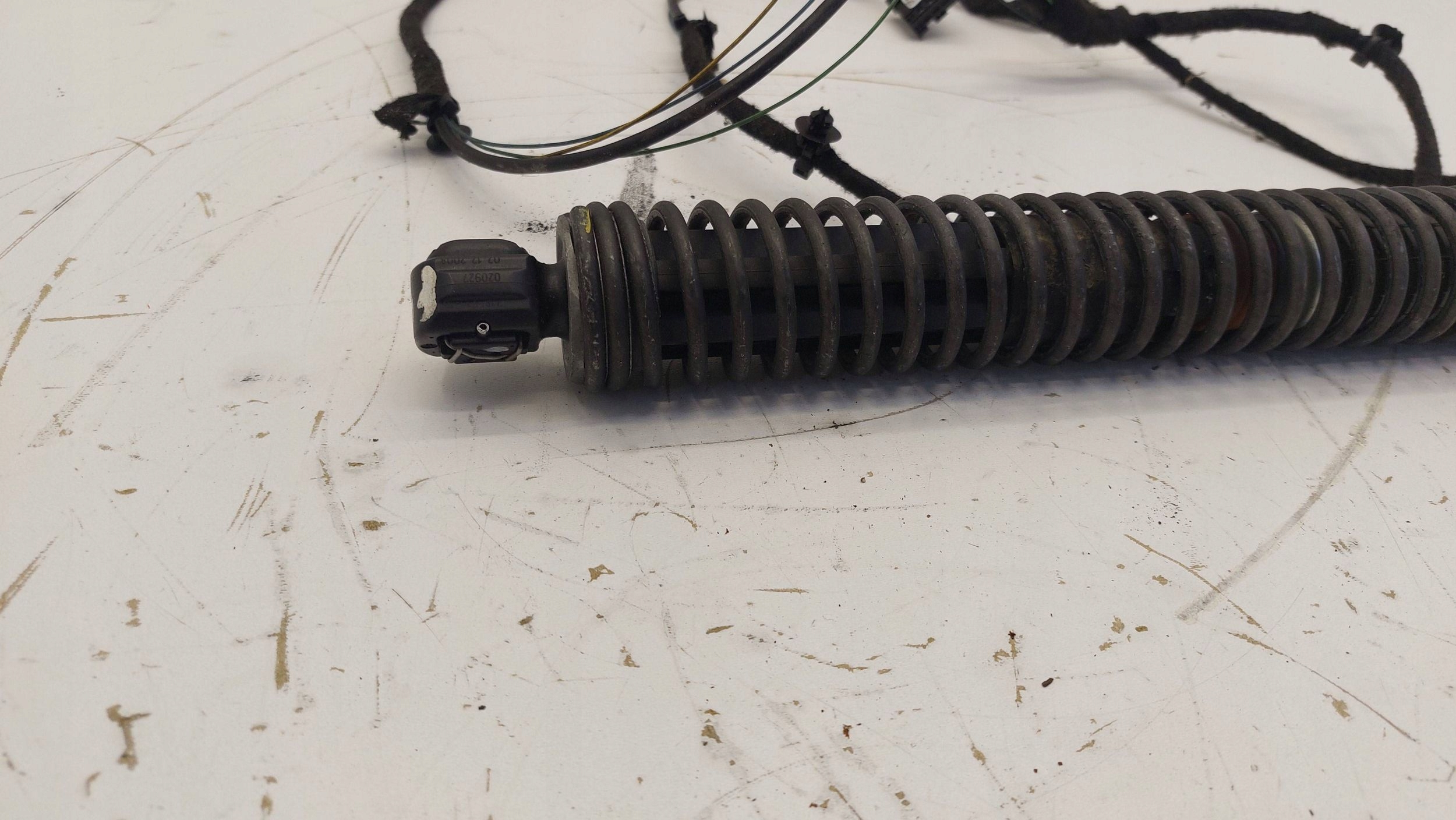 BMW 7 F01 F02 left damper bonnet boot electrical telescope 7185713