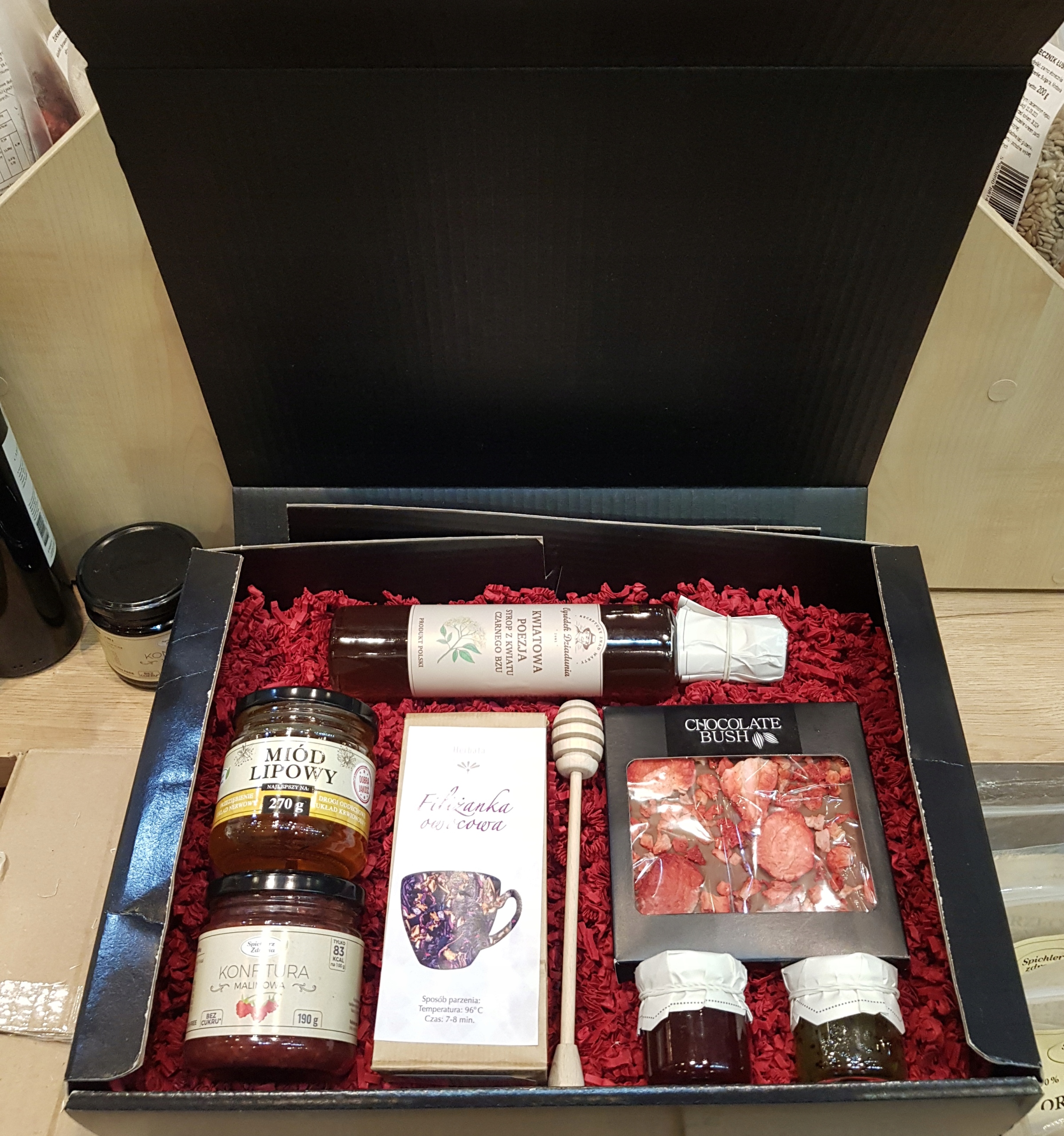 Levně Velký Prémiový Dárkový Koš Dárek Med Pochoutky Čaj