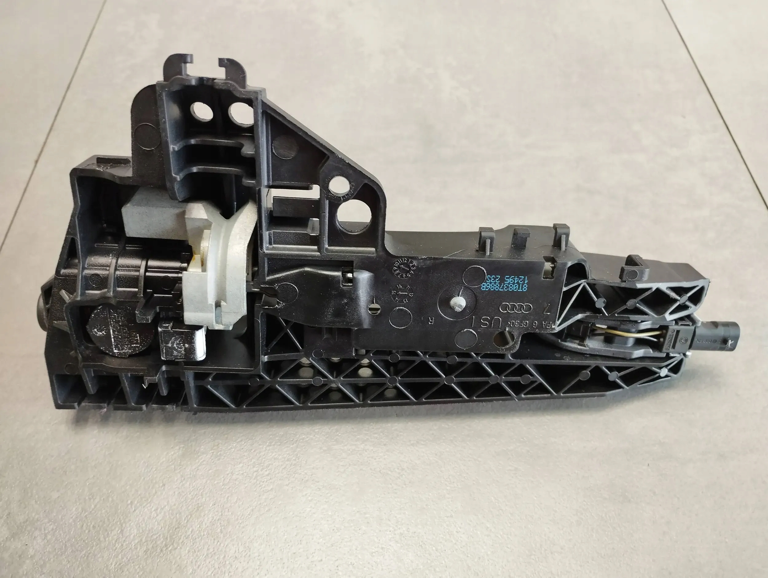 Audi A5 Sportback 8TA handle right rear part LY9C KESSY