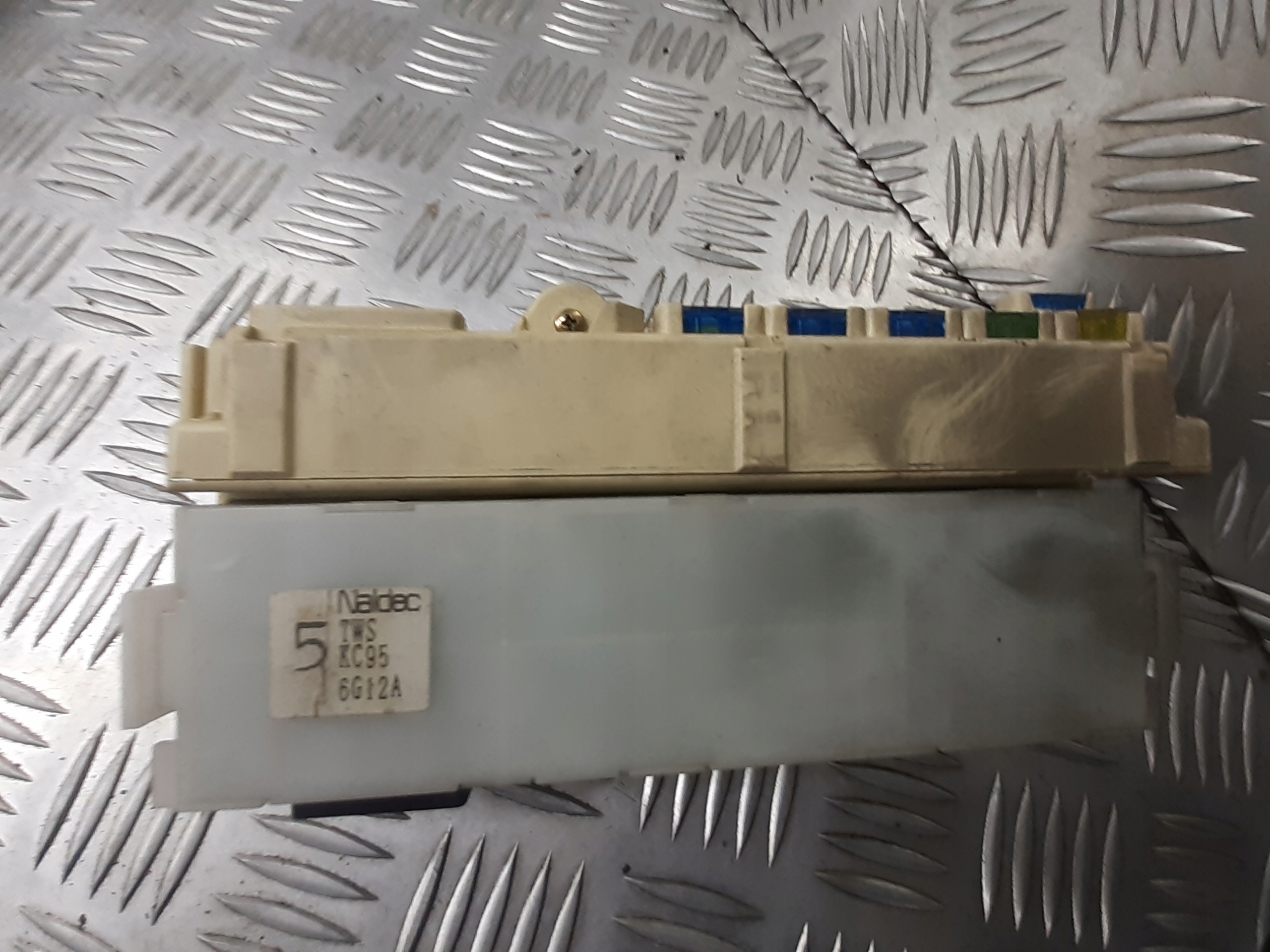 SKRZYNKA BEZPIECZNIKÓW FORD PROBE II 2.0 KC956G12A