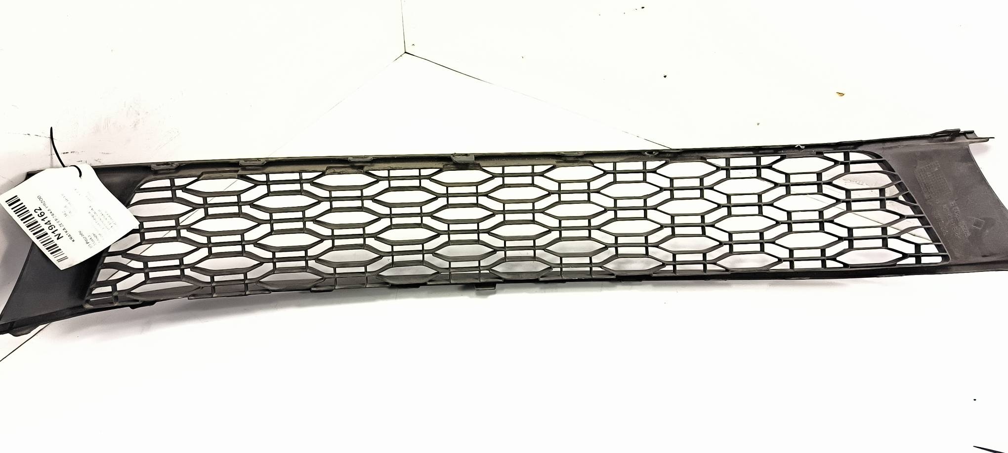 grid of a bumper front 62254 7209R DACIA SANDERO II