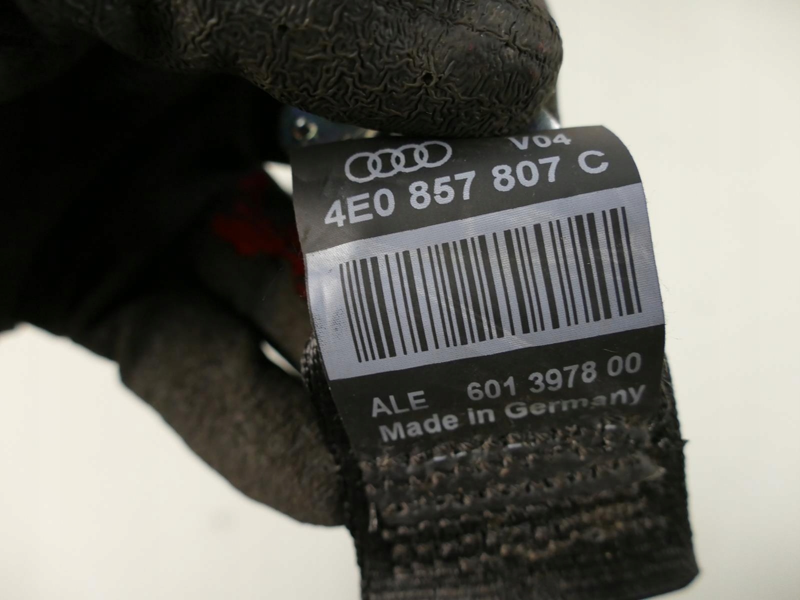 AUDI A8 D3 und LIFT Gurten Sicherheits mitte heck