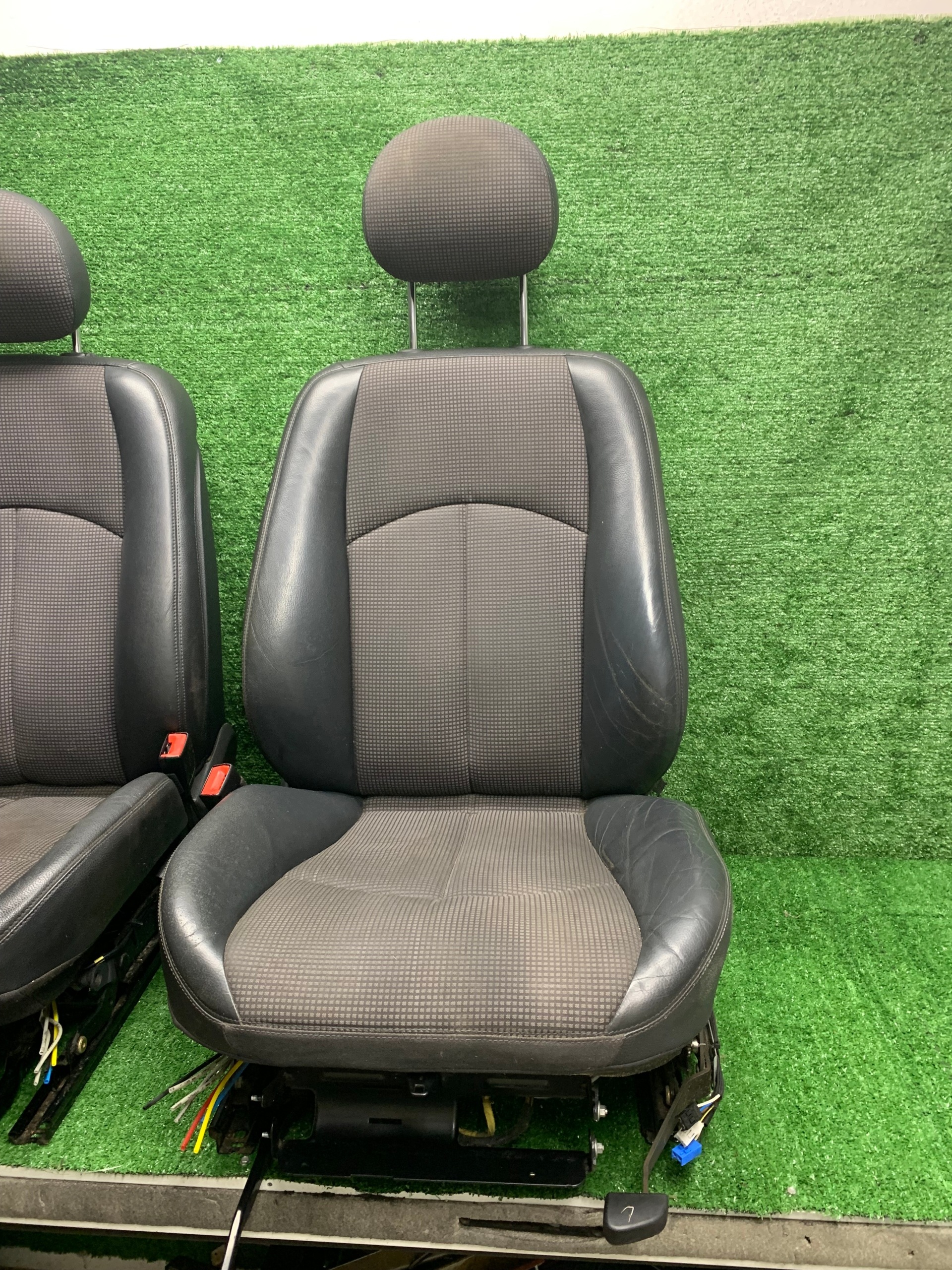 seats front front KOMPLET right/left MERCEDES E-KLASA W211 semi leather