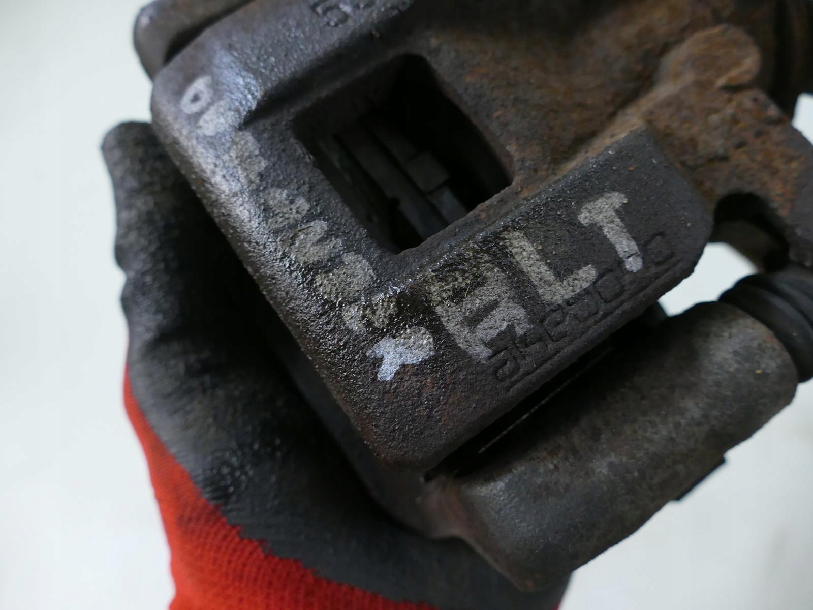 MITSUBISHI OUTLANDER III 2.2 DI-D 4WD caliper brake left rear part