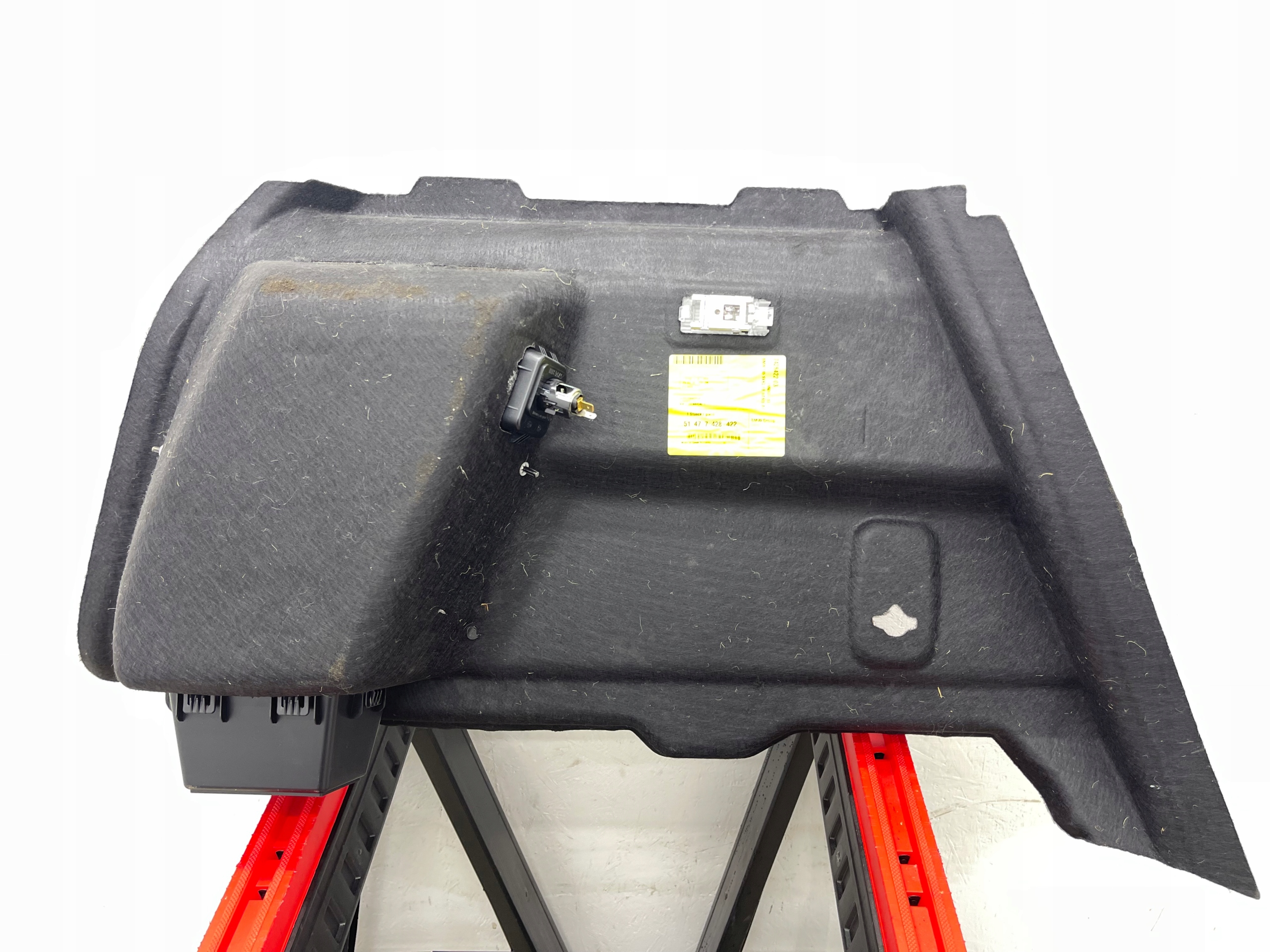 BMW 2 F45 boot upholstery right 7428422