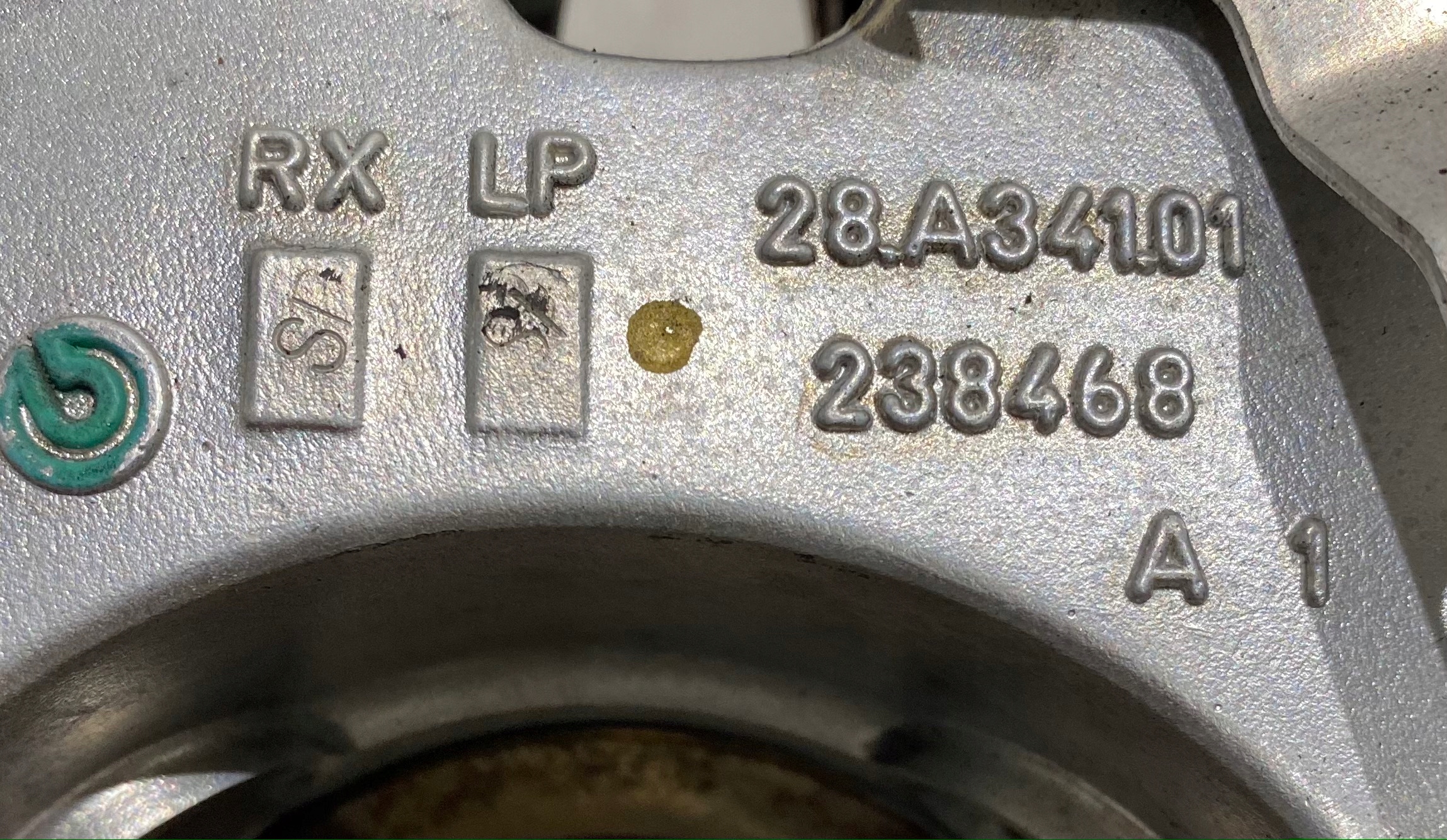 FERRARI 458 ITALIA FF čepu otoč levá 238468