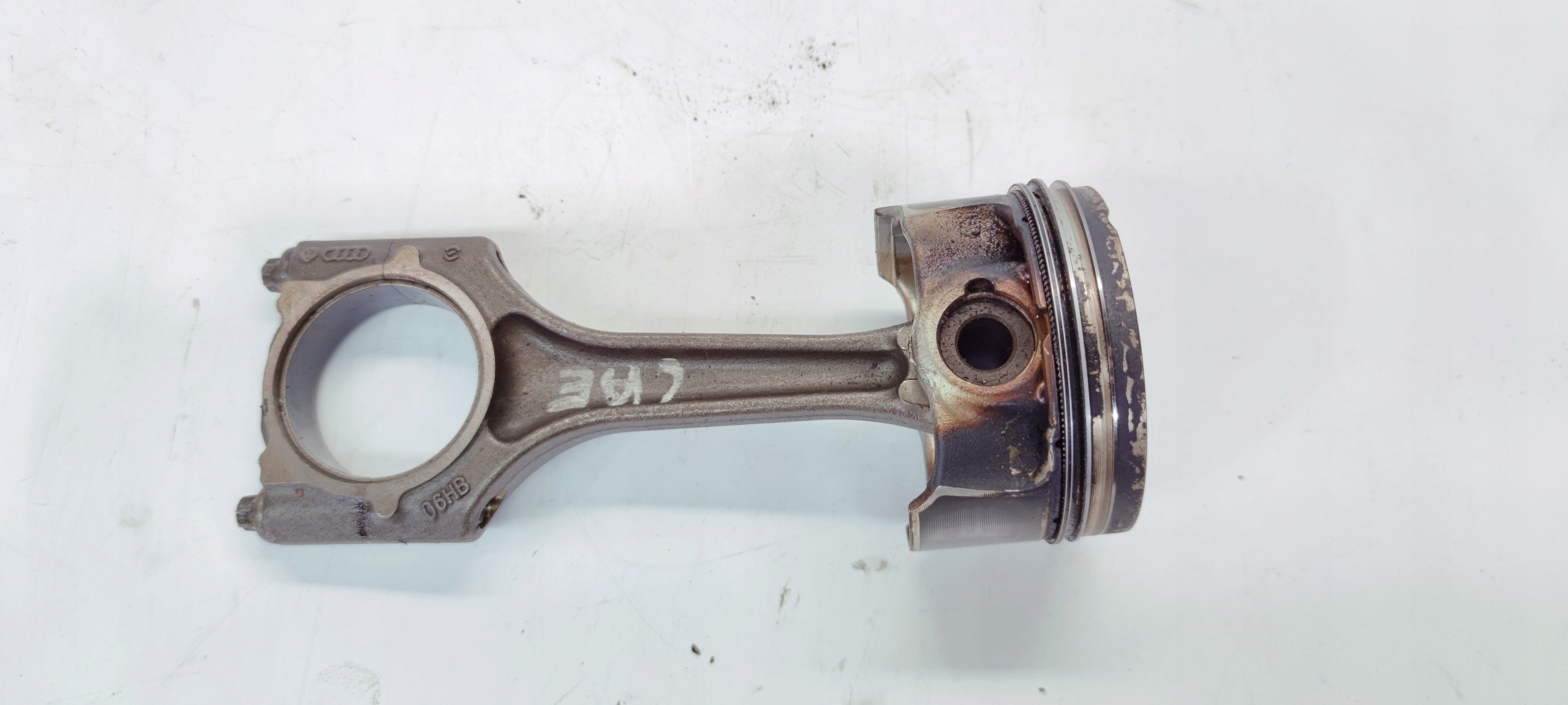 piston + connecting rod AUDI A4 A5 Q5 CAE 2.0 TFSI 06HB 82.465 06HAG