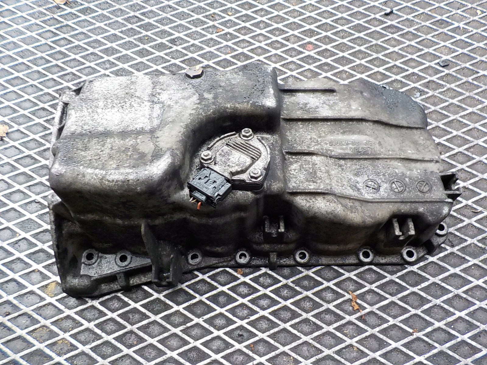 BMW E90 2.0 D originál olejová vana 11138510206 14341610
