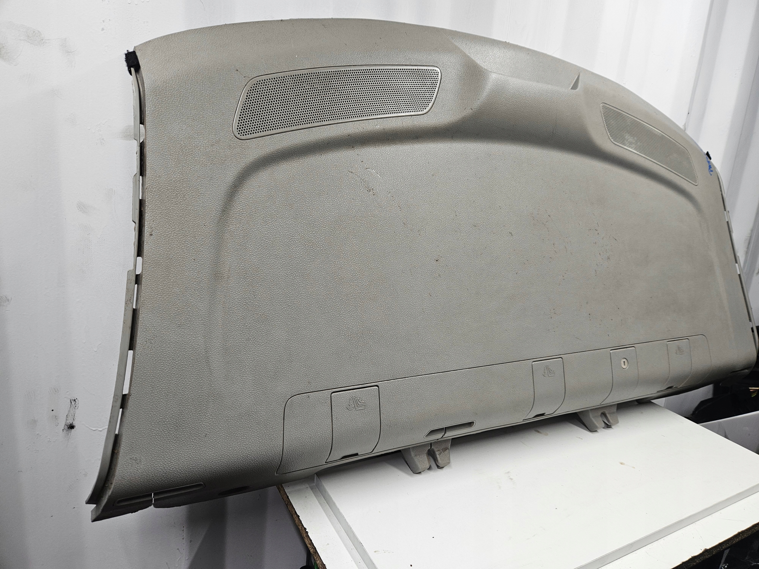 VW Passat B7 USA 2.5B 11- plato rear cover light stop