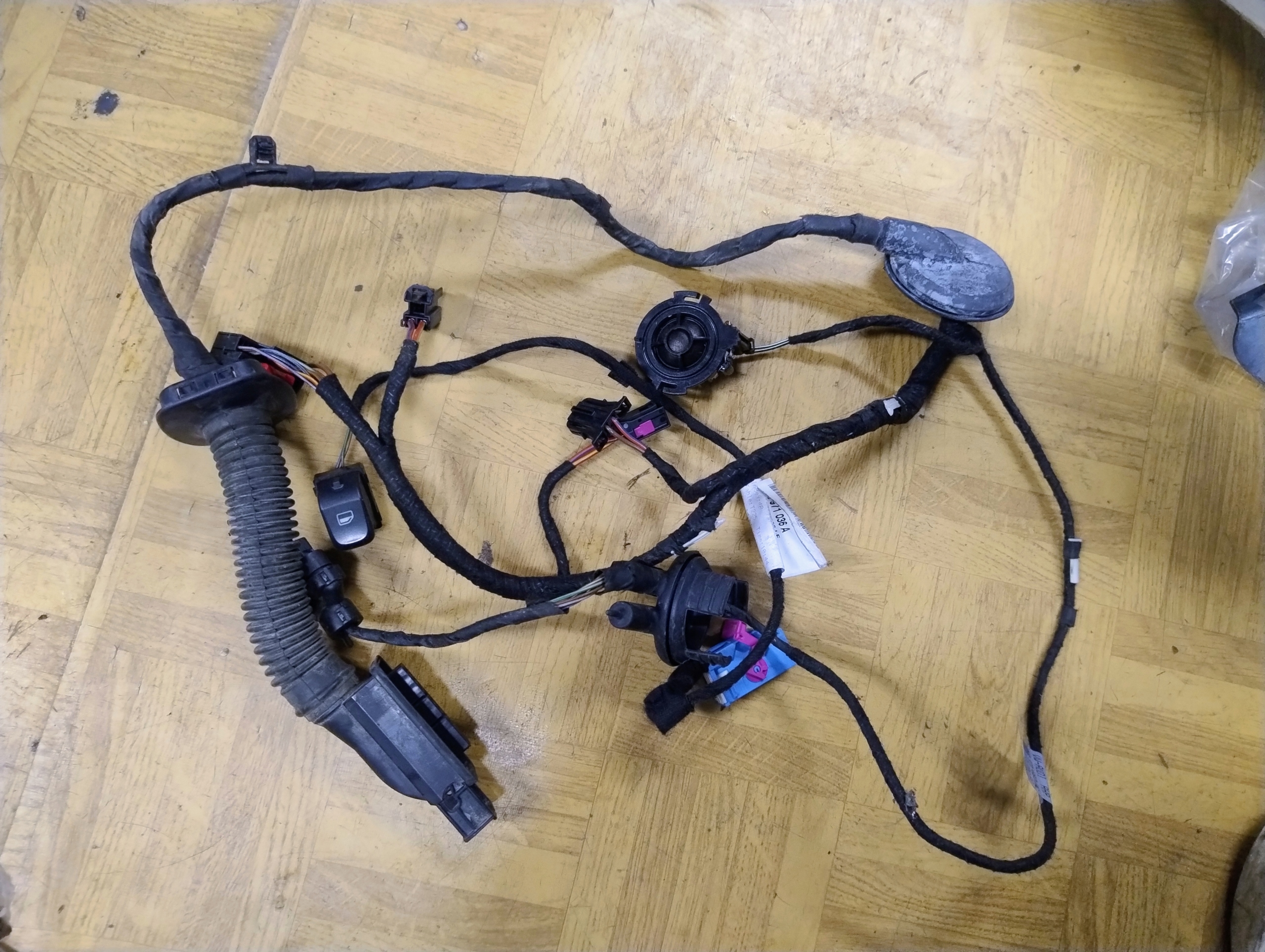 bundle door right front przednich Audi A5 8T 8K0971036A