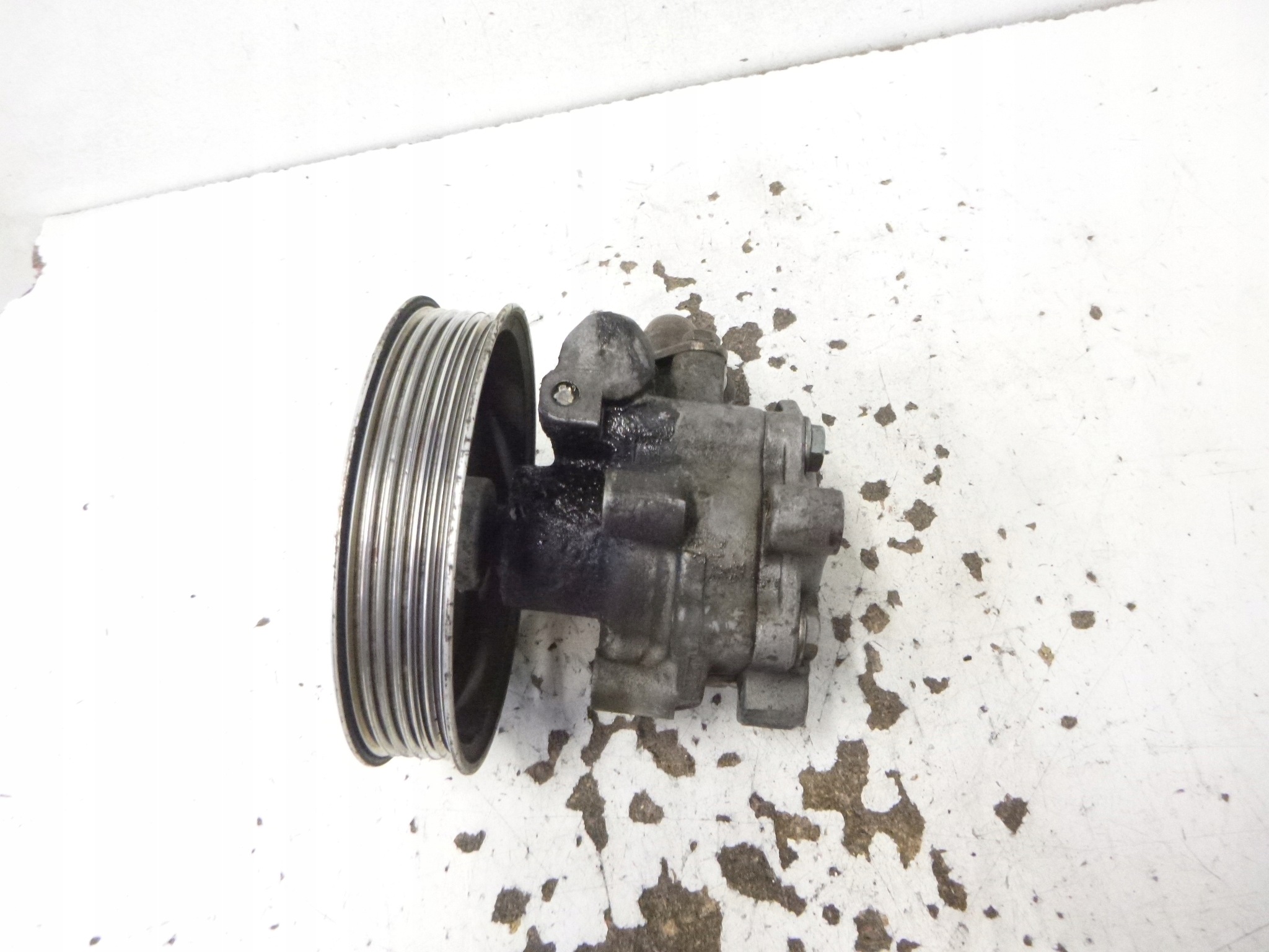 Pompa servosterzo AUDI A4 B6 2.0 ALT 8E0145153ES KYB OE 110BAR