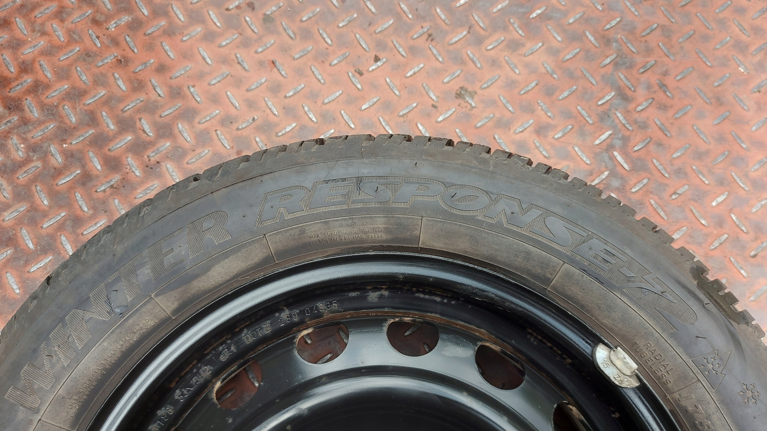 DUNLOP WINTER RESPONSE 2 175/65R15 tyres winter 7mm