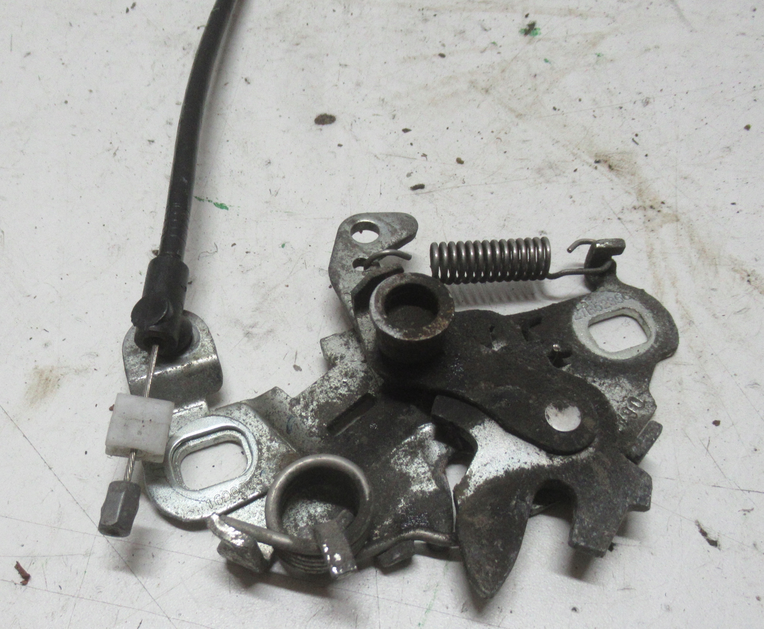 CITROEN C4 PICASSO II 2.0 HDI 15R bonnet latch lock