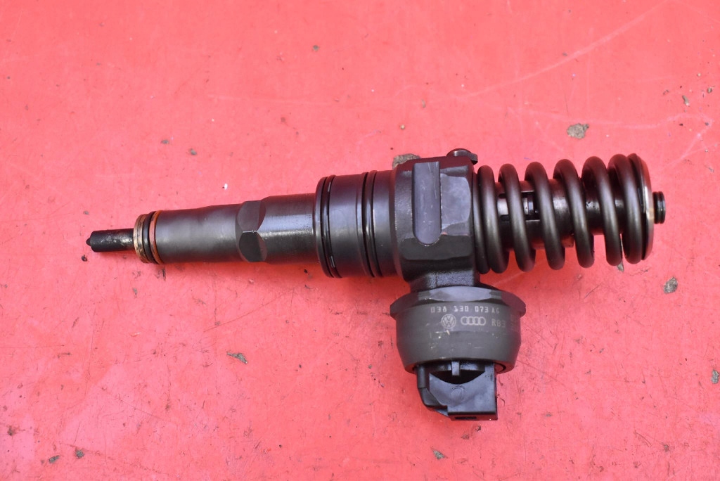 Einspritzdüse Einspritzdüse 038130073AG 0414720215 VW GOLF 5 V PLUS 1.9 TDI 105 KM