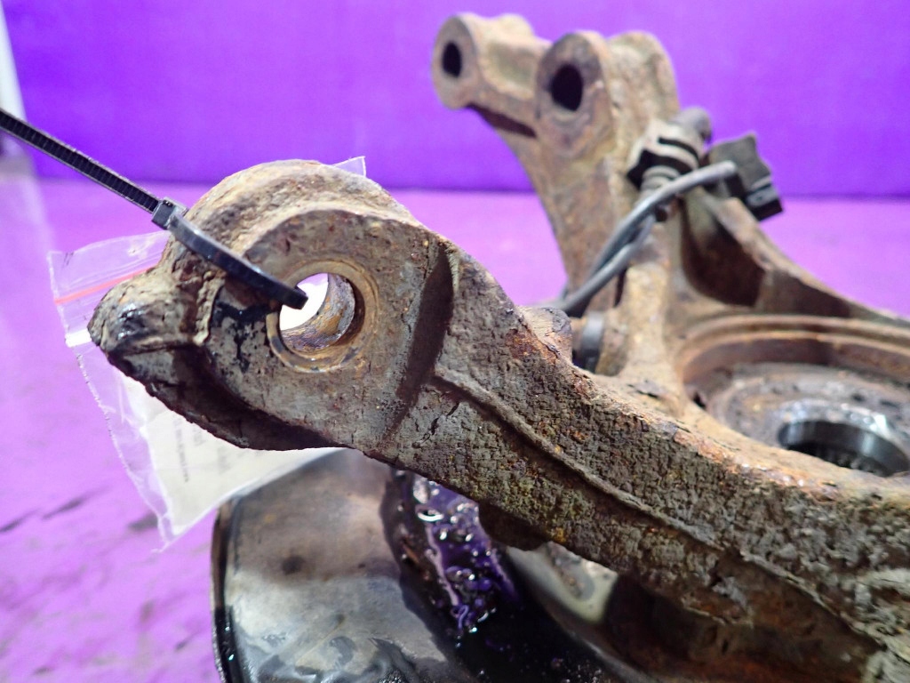 Honda CR-V III 06-09 2.2 поворотный кулак ступица под ABS 295mm