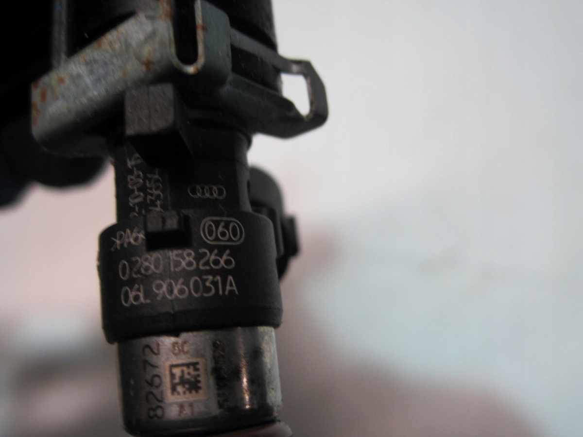 Rampe injection VW AUDI 0280158266 06L906031A