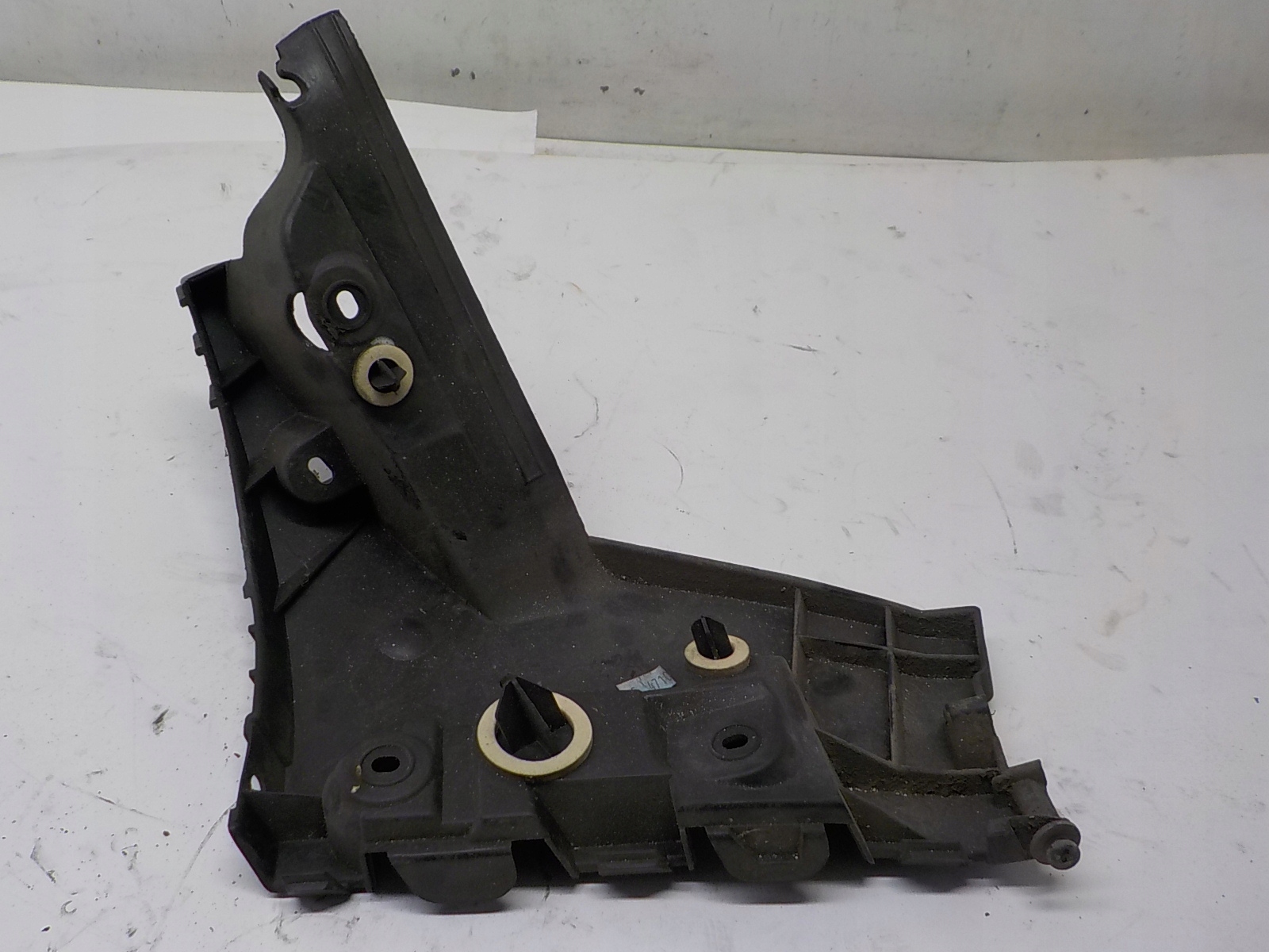 RENAULT CLIO III HB bumper bracket right rear part rear 8200290041