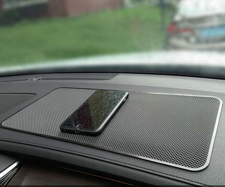 MATA ANTYPOŚLIZGOWA PODKŁADKA NA TELEFON DO AUTA ŁATWA DO CZYSZCZENIA Kod producenta G006