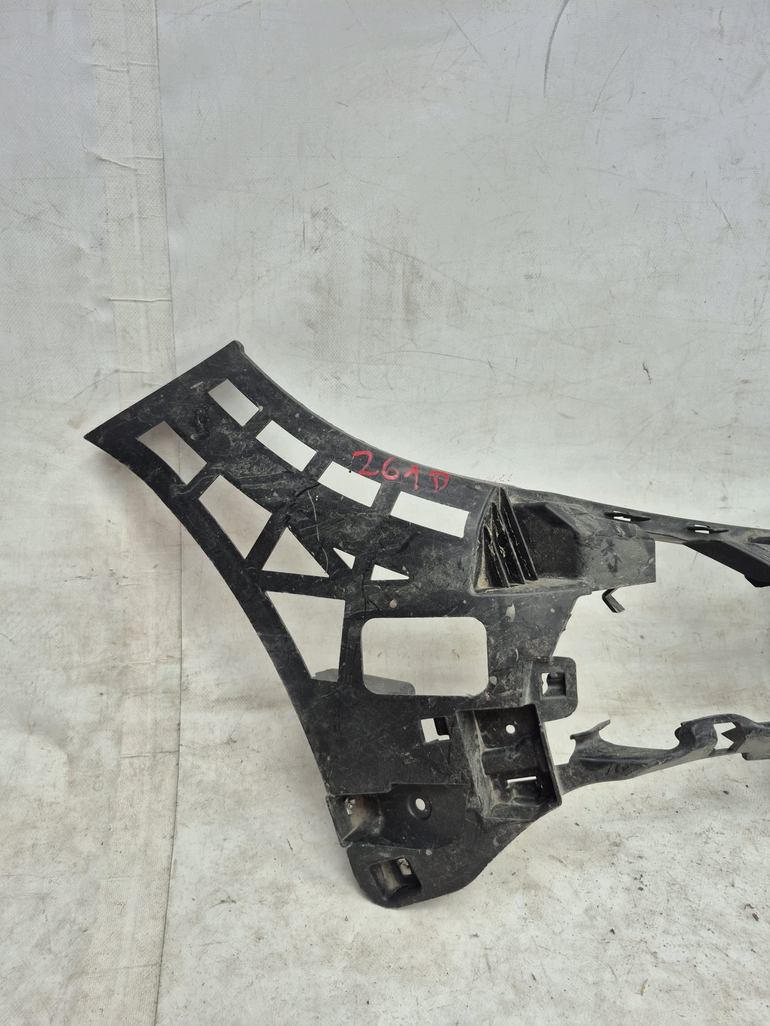 MERCEDES E-KLASA W212 LIFT 13-16 holder support right front front