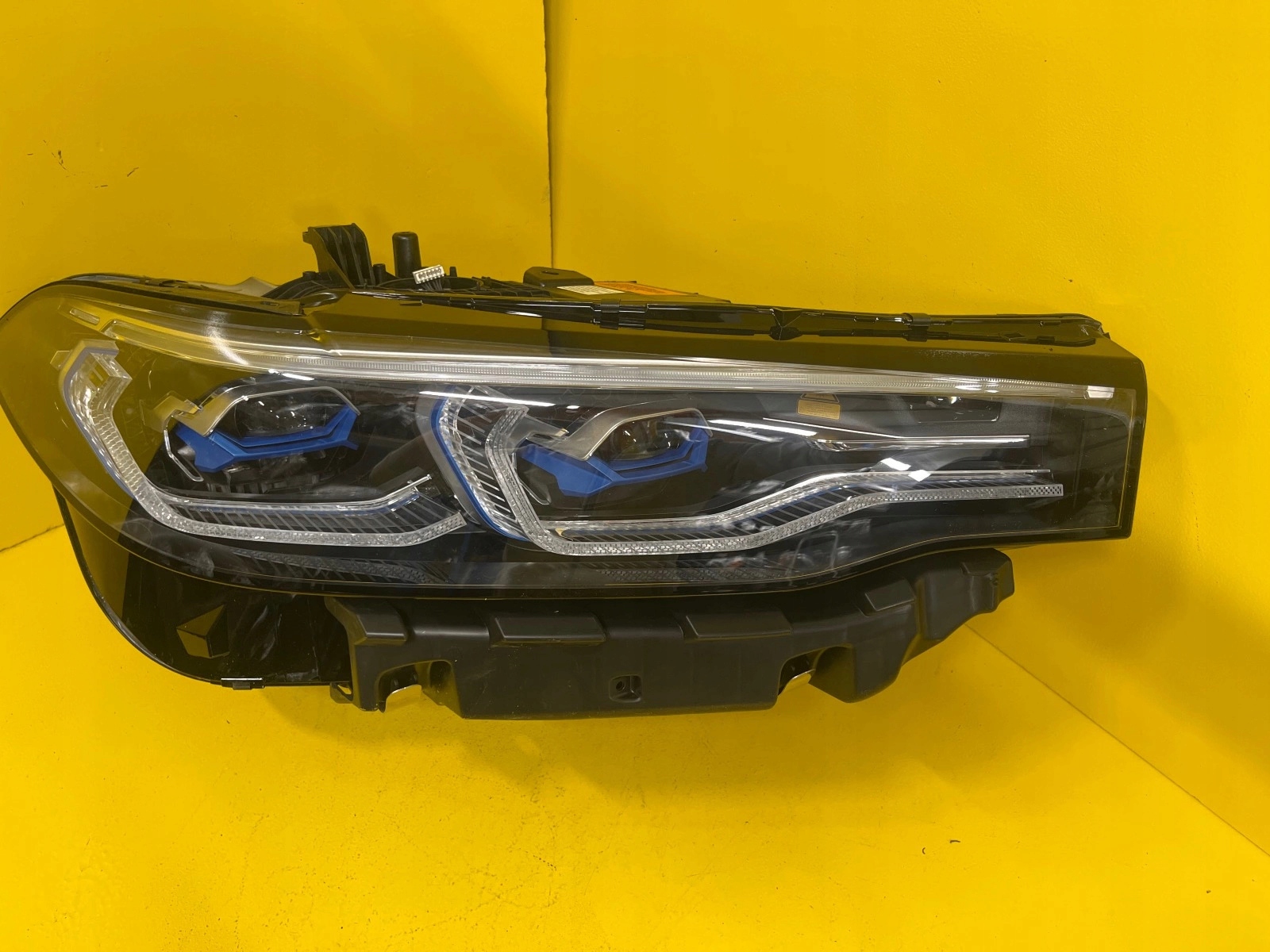 light right BMW X7 G07 Laser 7933328-06