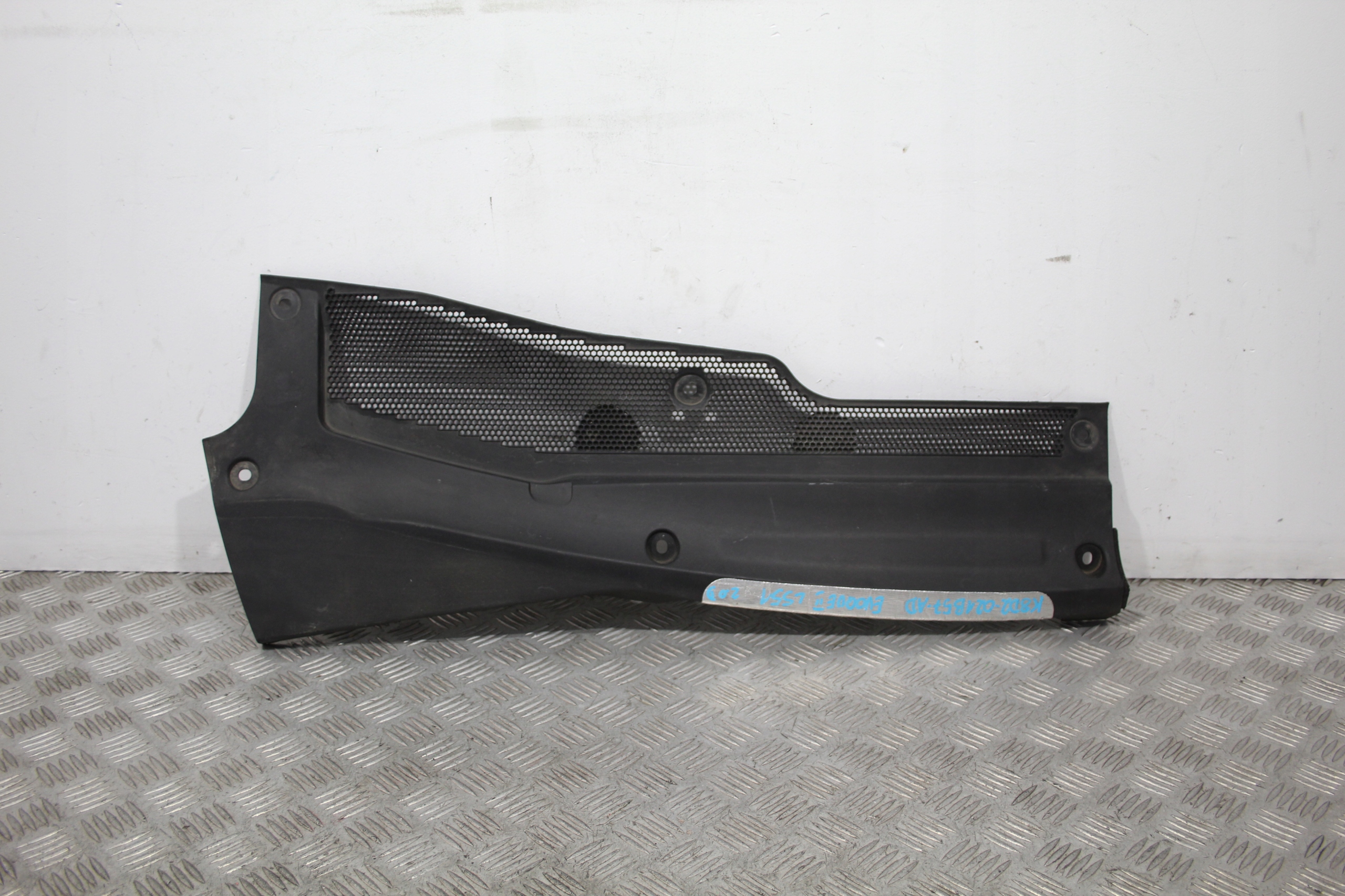 cover under the window torpedo EVOQUE II 2 L551