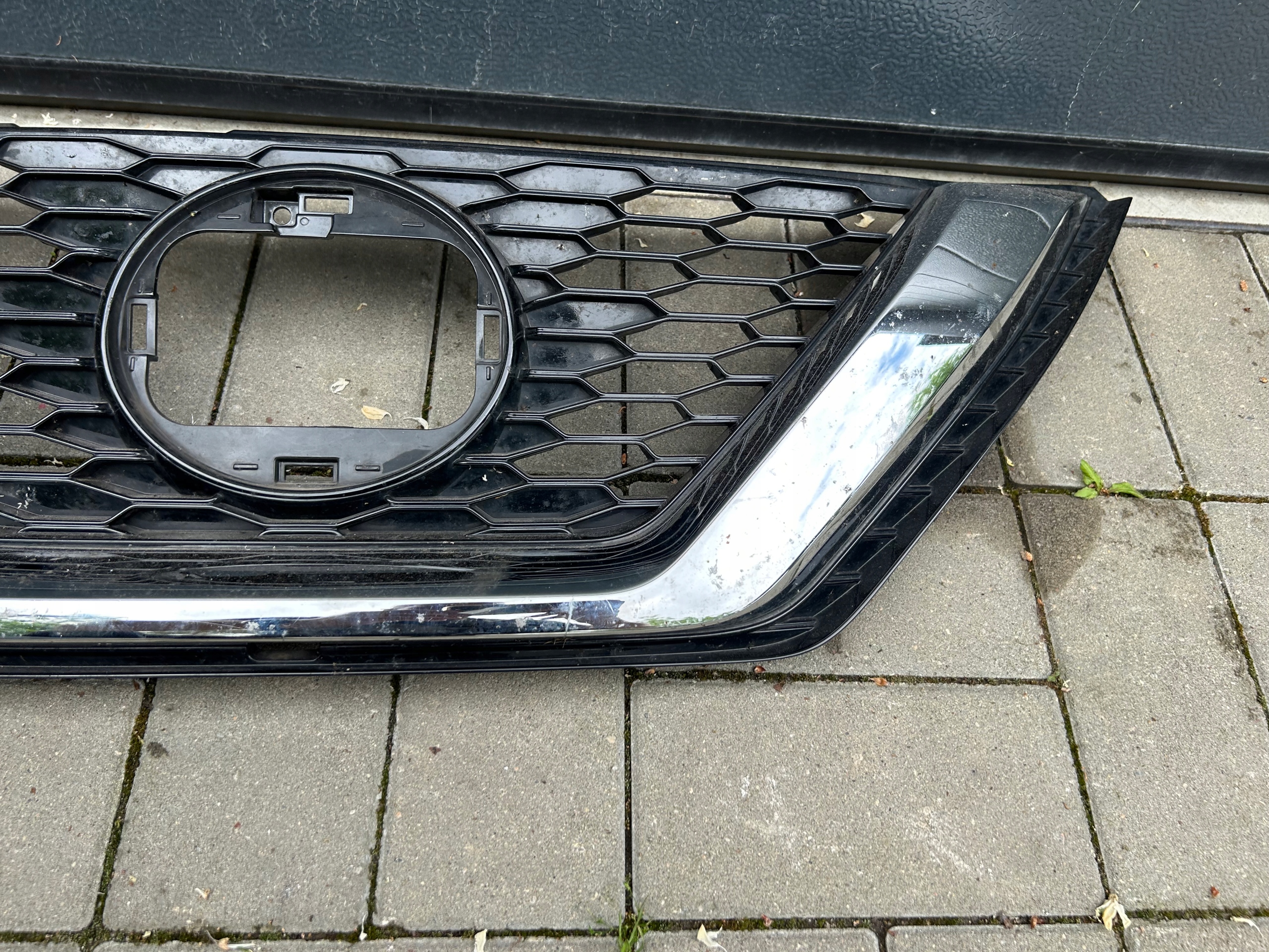 NISSAN QASHQAI J11 2 II GRILLE