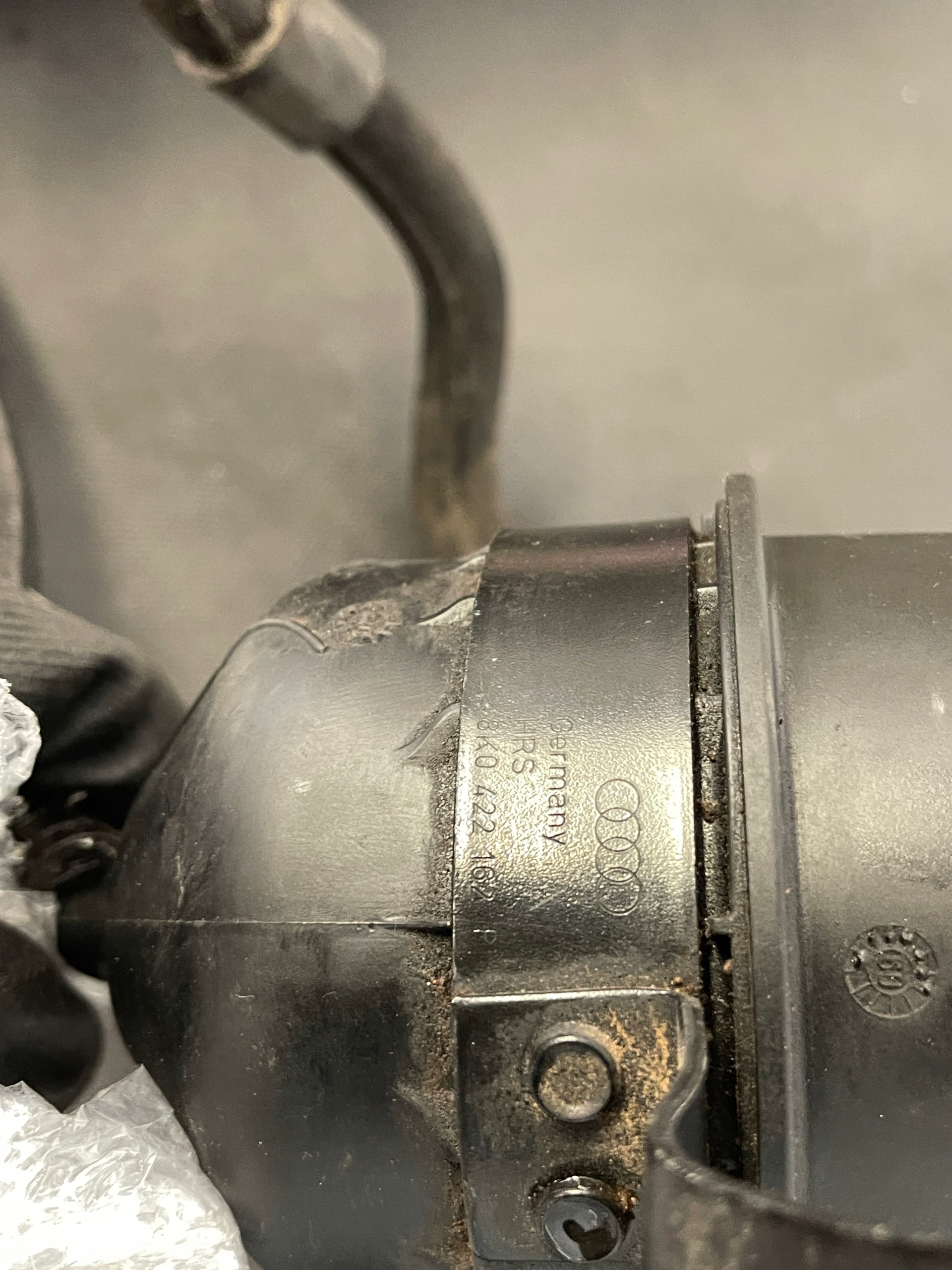AUDI A4 A5 8K Schlauch der Lenkung Behälter 8K0422891T