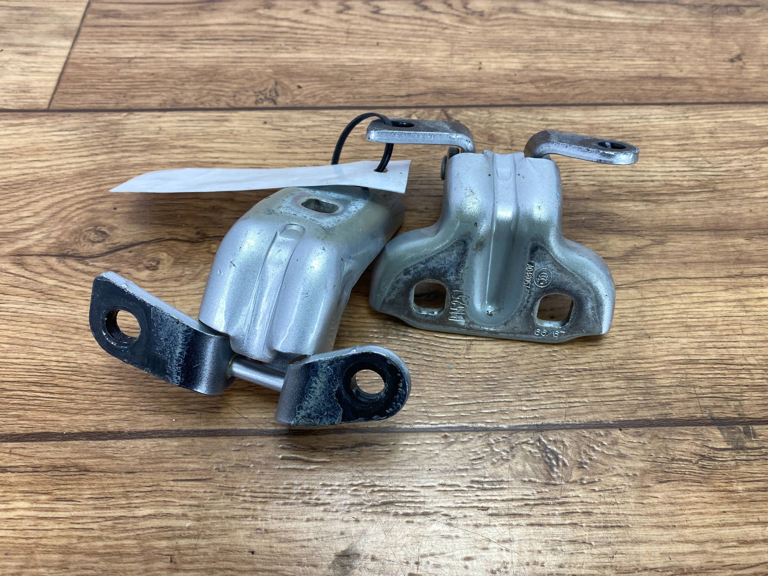 hinges door left rear part Cadillac CTS III 2014+