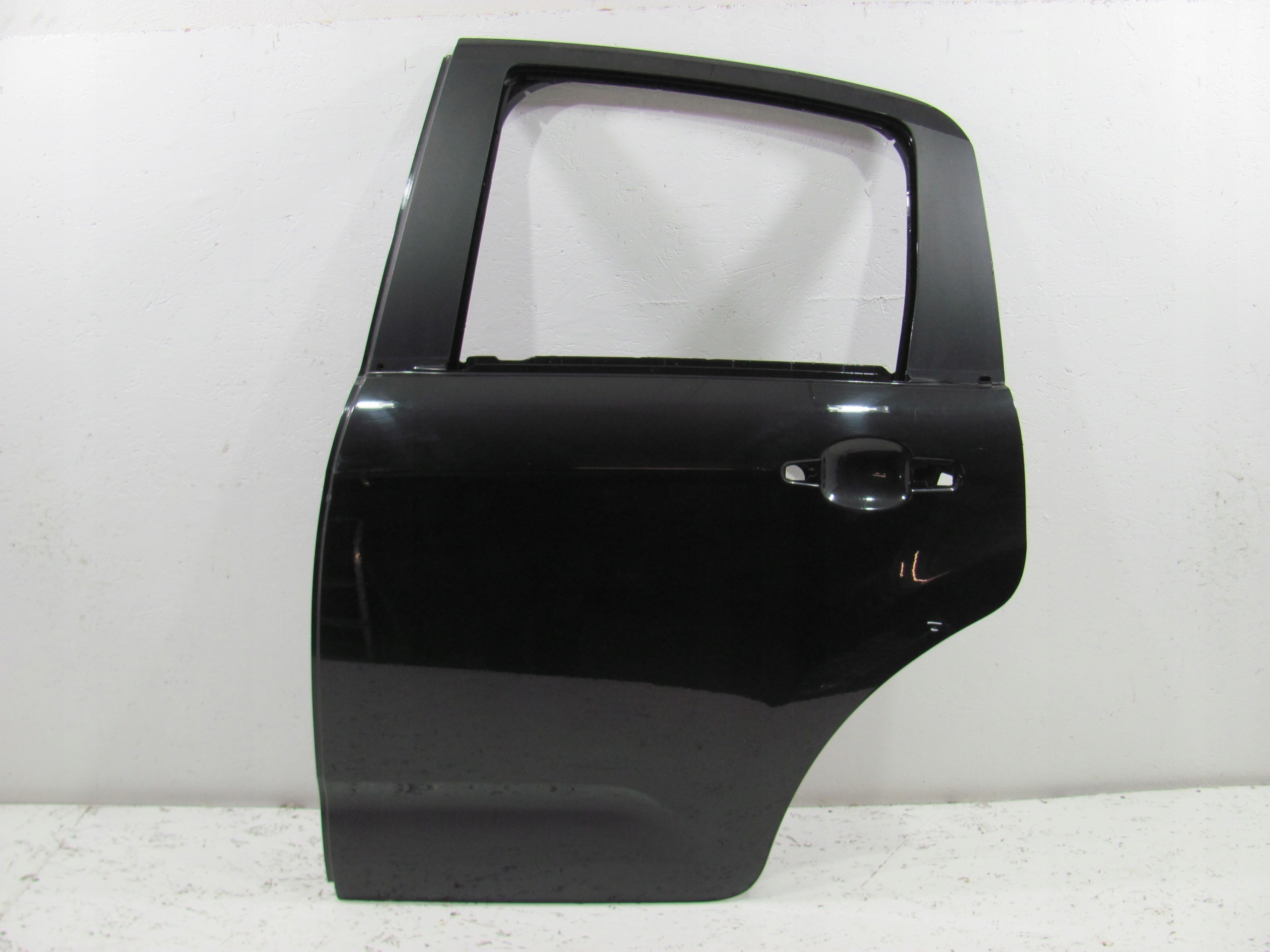 Citroen C3 II drzwi lewe tył Strona zabudowy tył - lewa