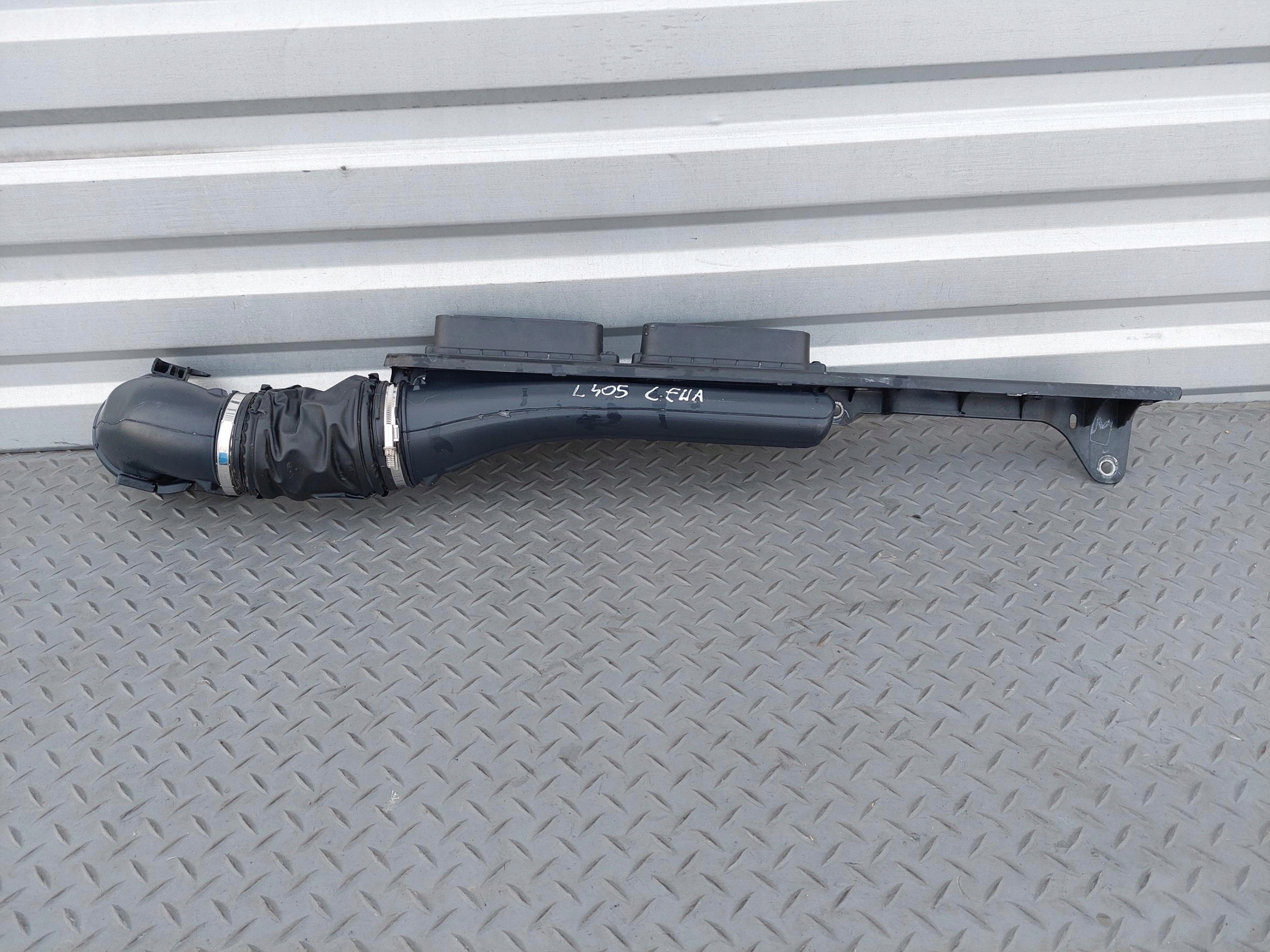 intake air hose front left CPLA-16151-AB RANGE ROVER VOGUE L405