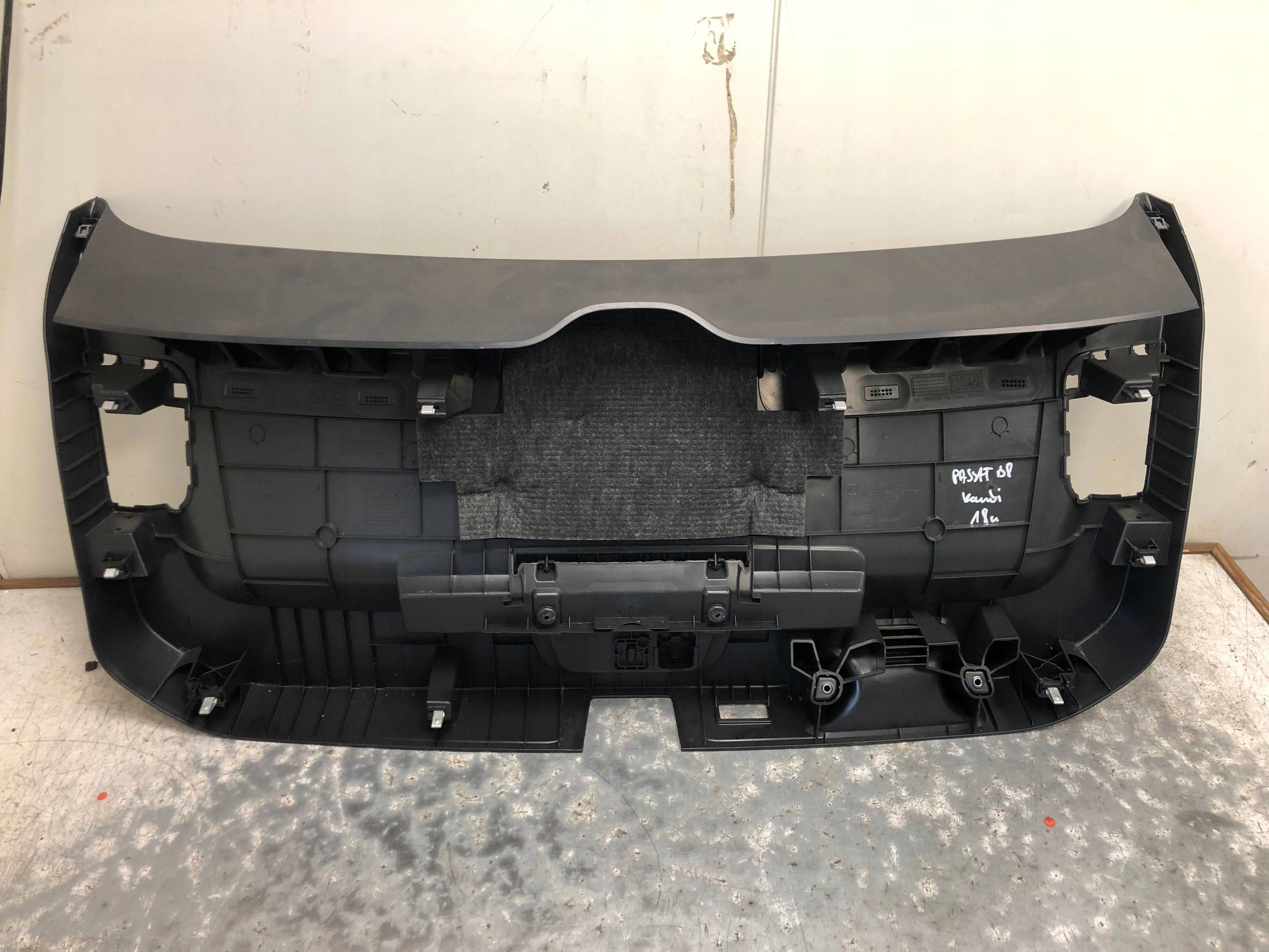 upholstery side bonnet boot VW PASSAT B8 KOMBI 3G9867605