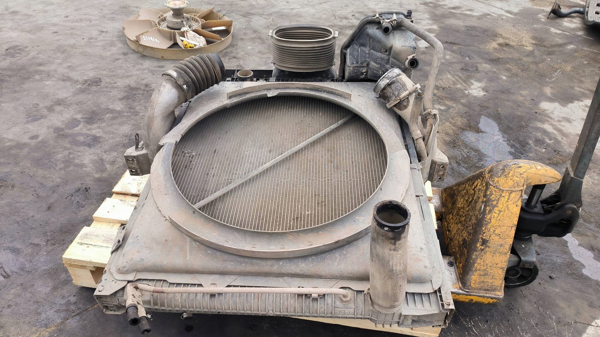 KOMPLET radiatore A9425010901 DAIMLERCHRYSLER ACTROS MP2 2532
