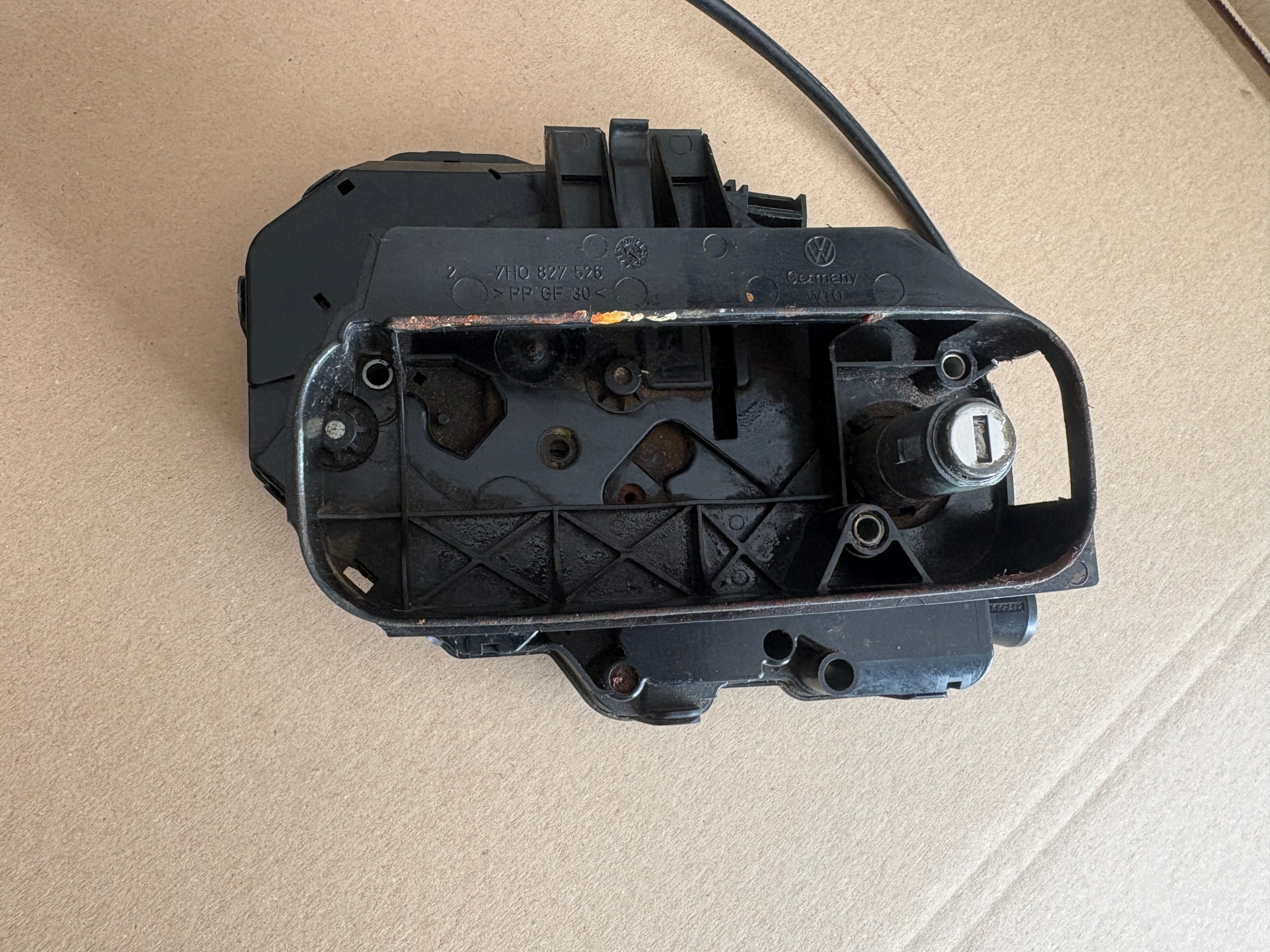 VW T5 lock bonnet boot 7H0827526
