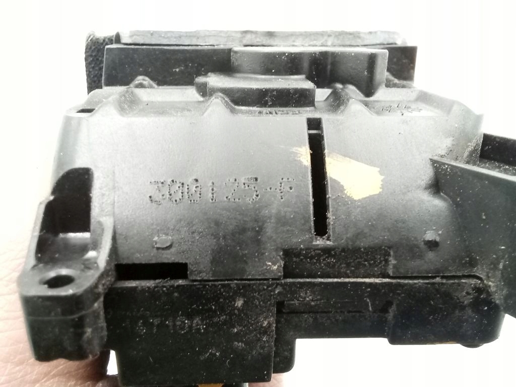 Renault Clio III 3 lift FL lock right front front 4 PIN EU
