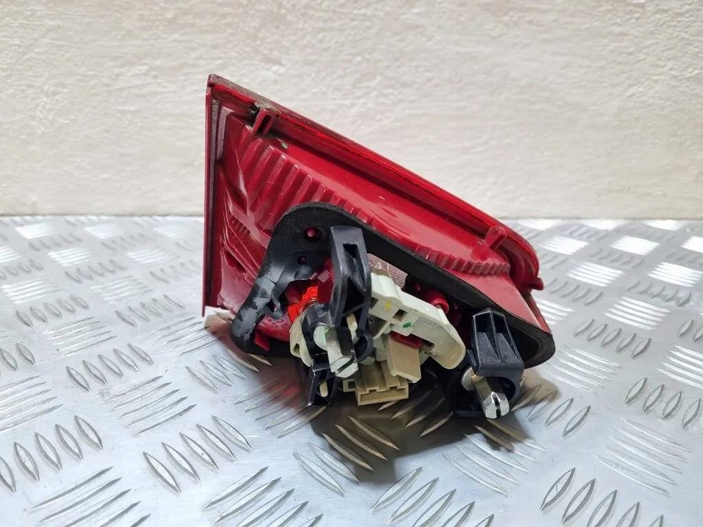 light rear to the bonnet right side Audi A5 8T 2008 8T0945094