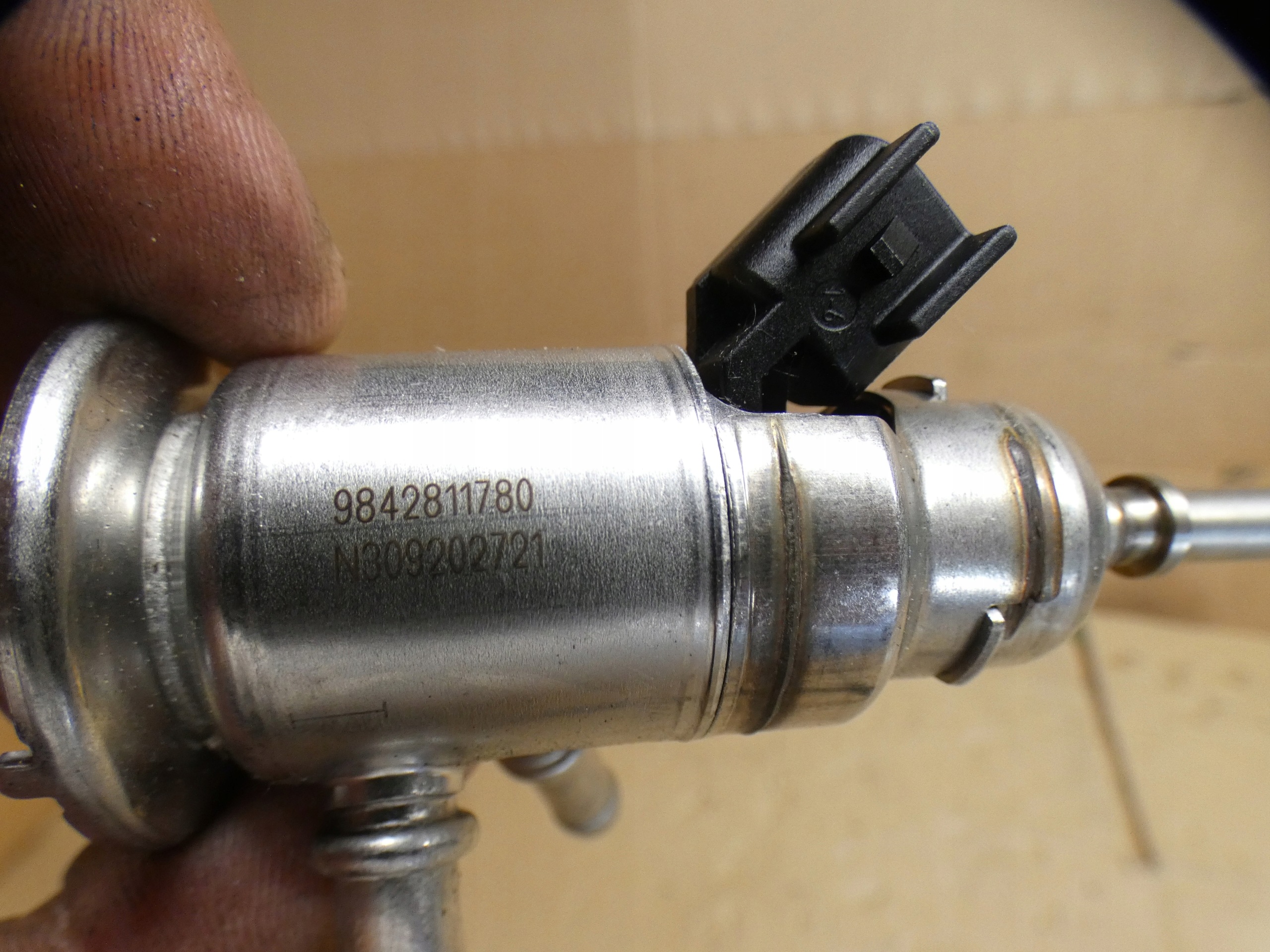 CITROEN DS7 nozzle injector ADBLUE 9842811780