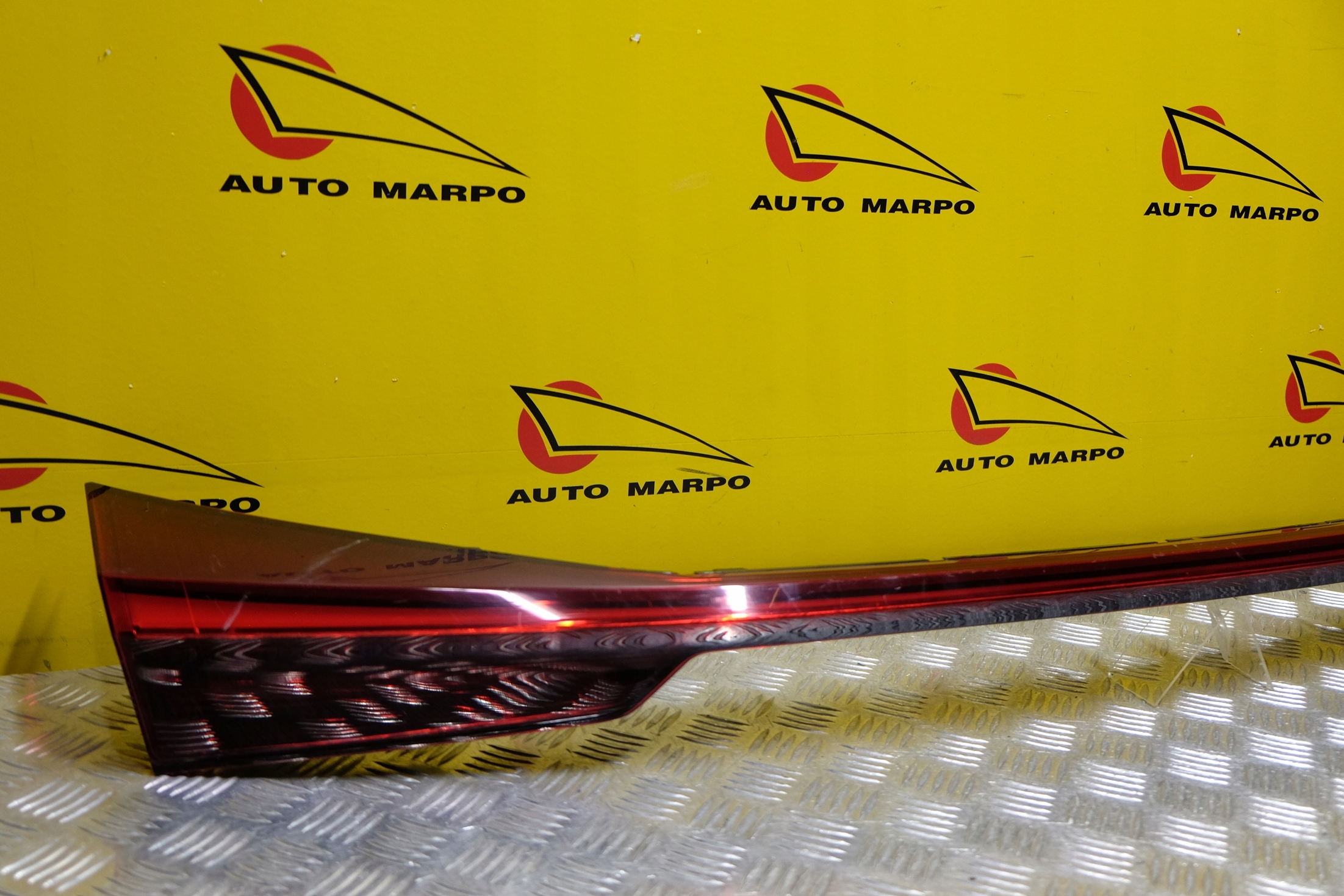 LEXUS UX UX200 UX250 BLENDA KLAPA LAMPA LED USA Kolor do lakierowania