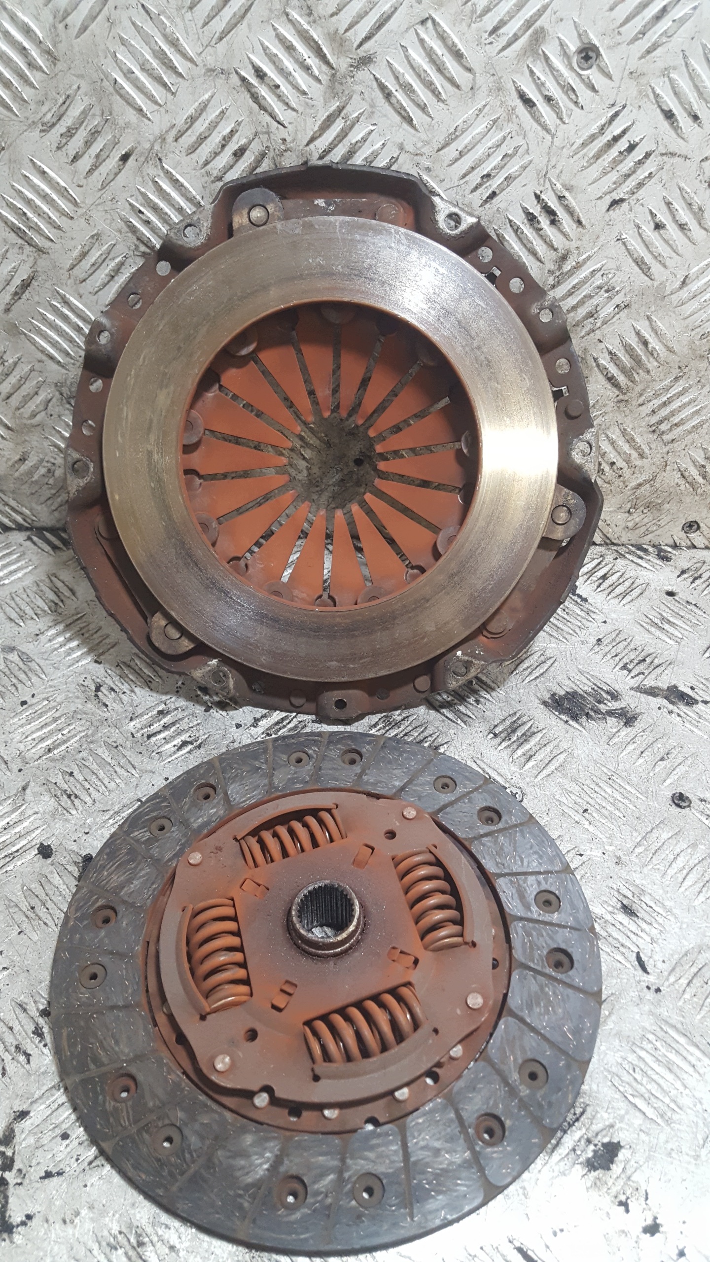 Disque de pression Embrayage VOLKSWAGEN PASSAT B3 1.9 TDI