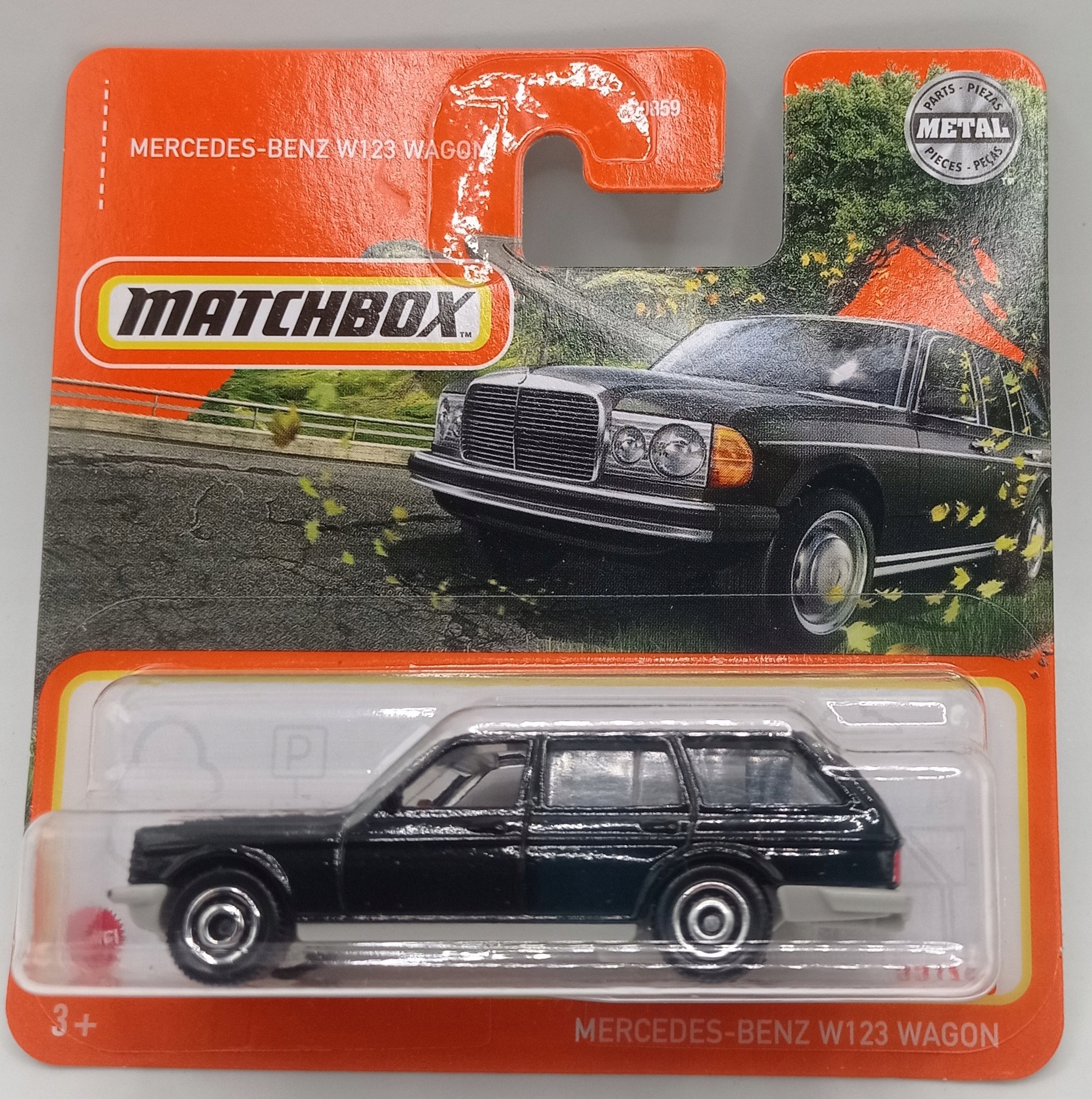 

Matchbox Mercedes-Benz W123 Wagon 22/100