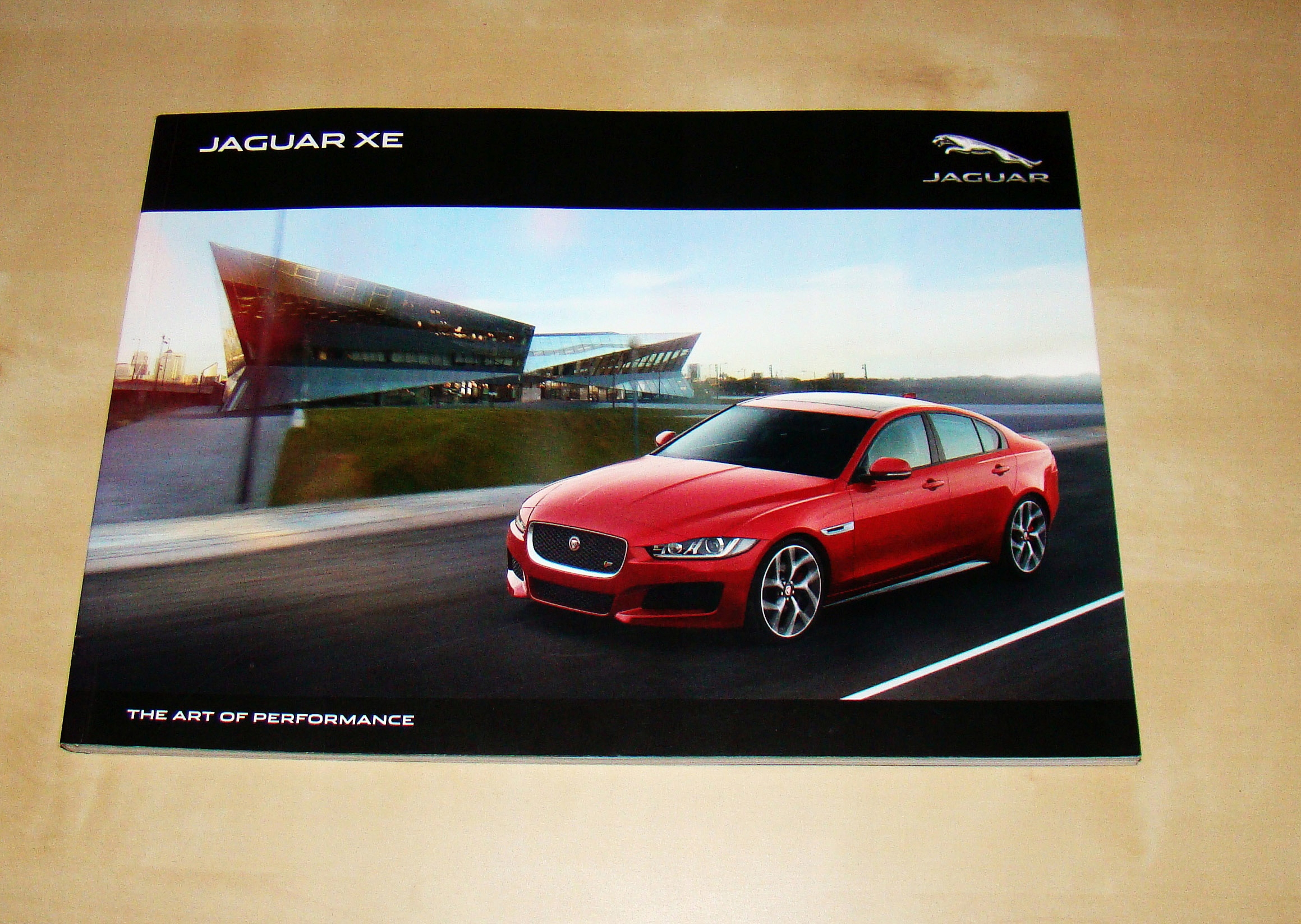 Jaguar XE 2016 100 stron !