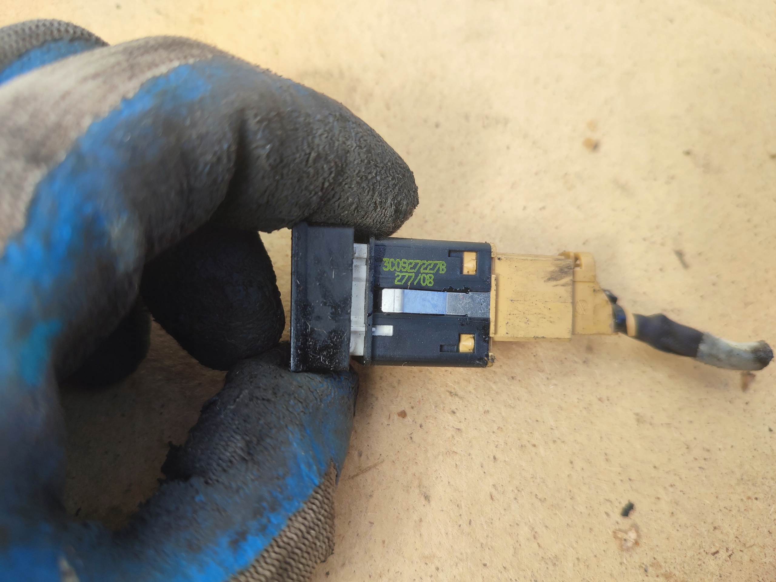 button switch AUTO HOLD VW PASSAT CC 3C0927227B