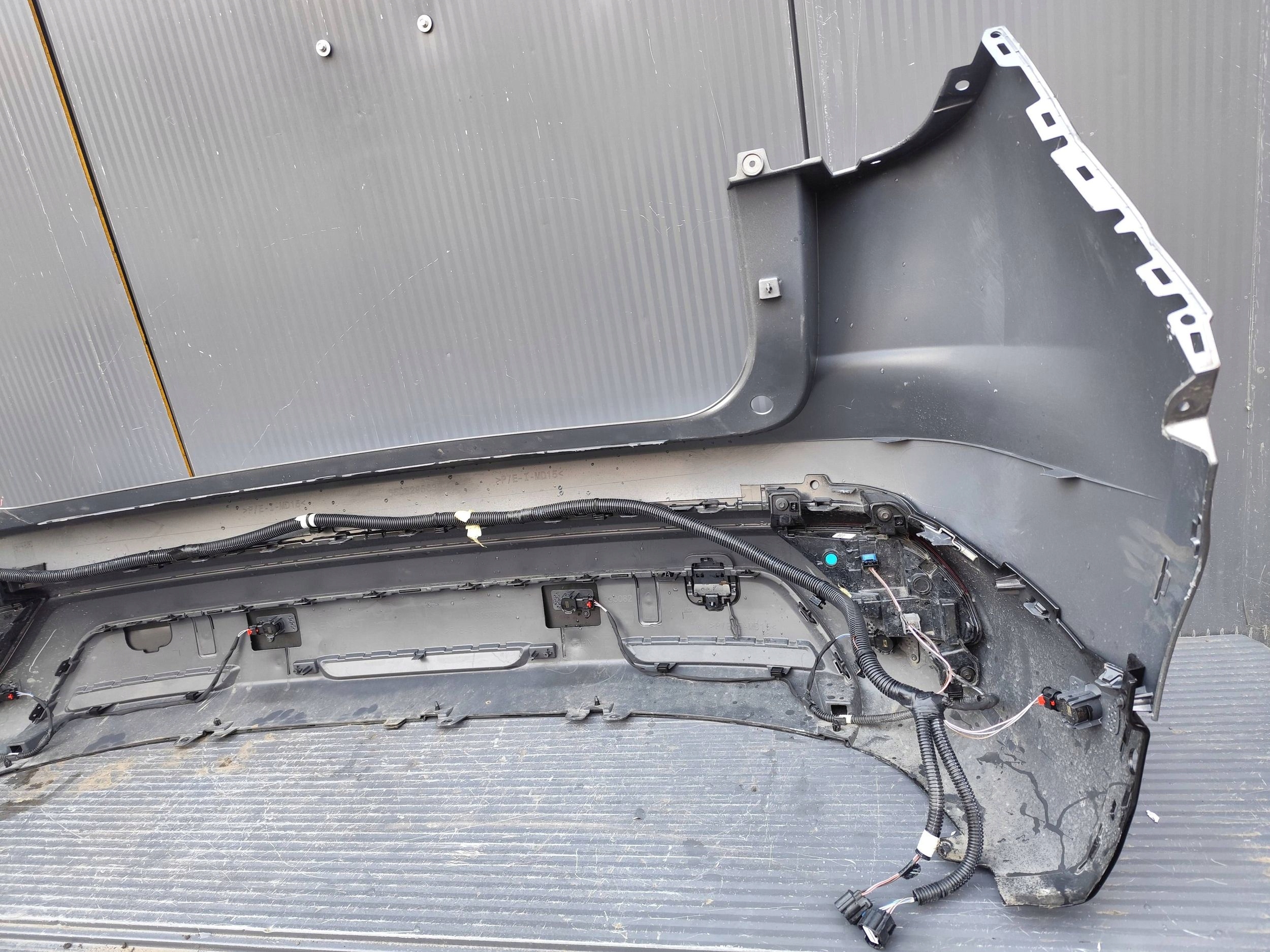 RENAULT AUSTRAL bumper rear 6xPDC complete DEMONTAZ