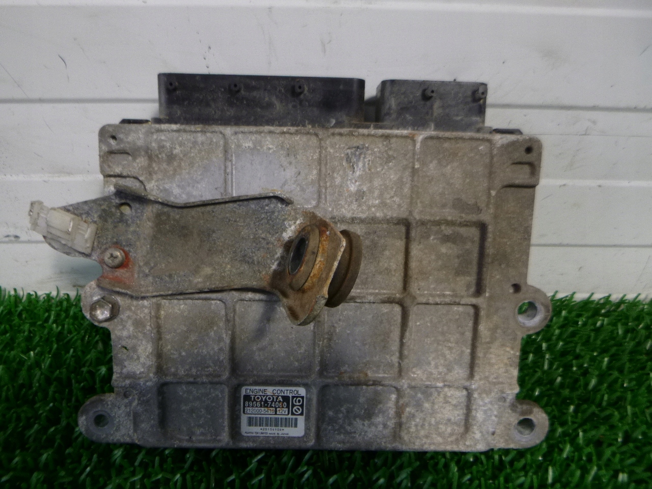 TOYOTA IQ 08- 1.0 computer Motore 89661-74060