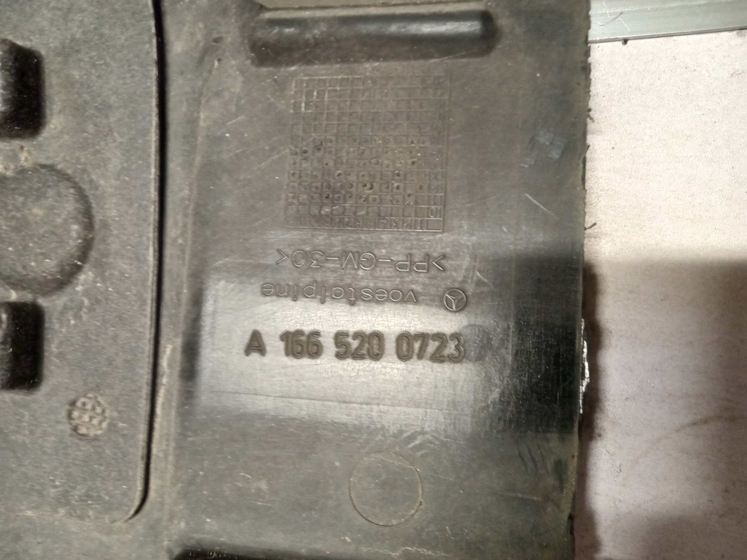 MERCEDES 166 W166 MATA OSŁONA POD SILNIK PŁYTA OBUDOWA A1665200723 Typ samochodu Samochody osobowe