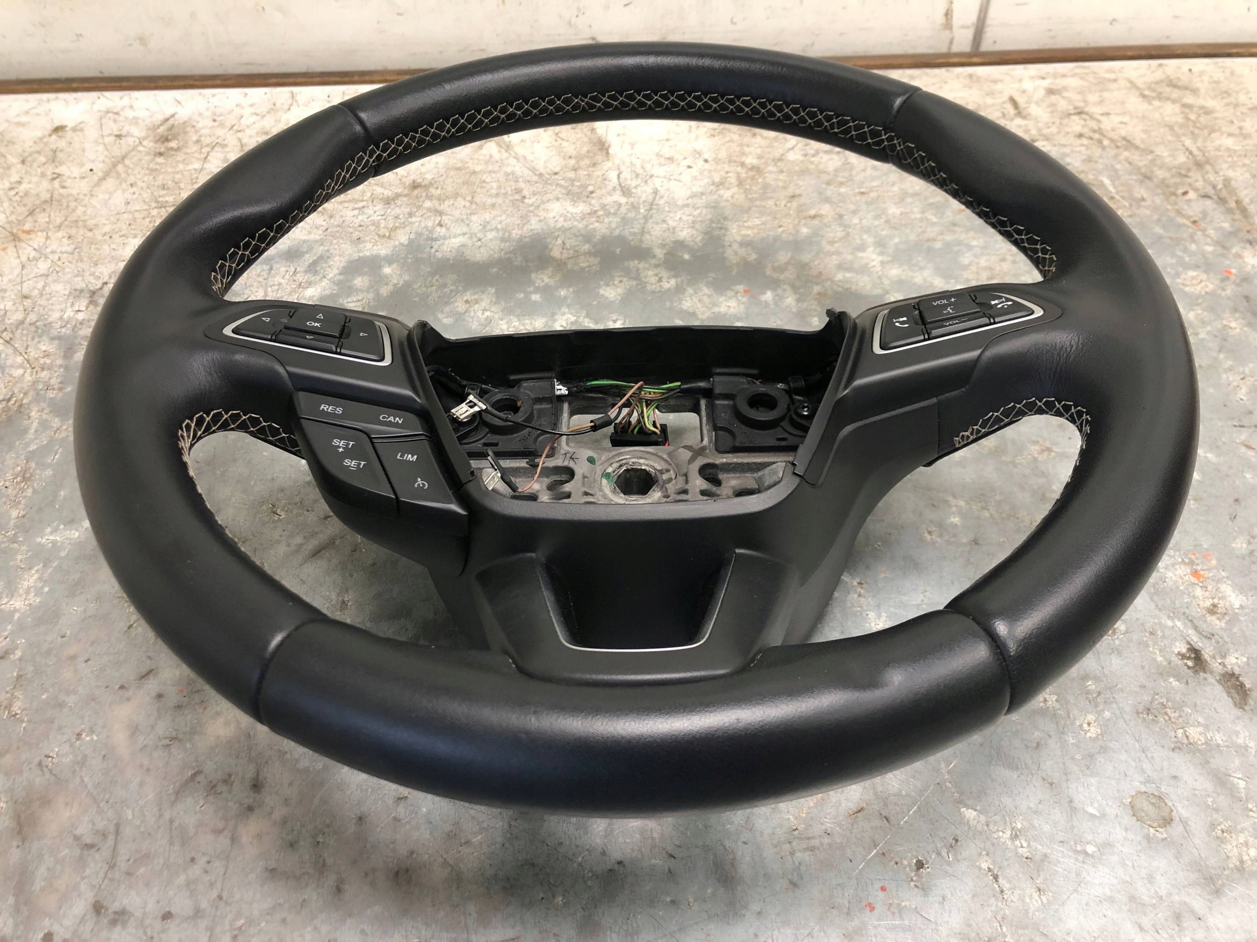 lenkrad VIGNALE Leder MULTIFUNKCJA Schaltwippen FORD KUGA MK2