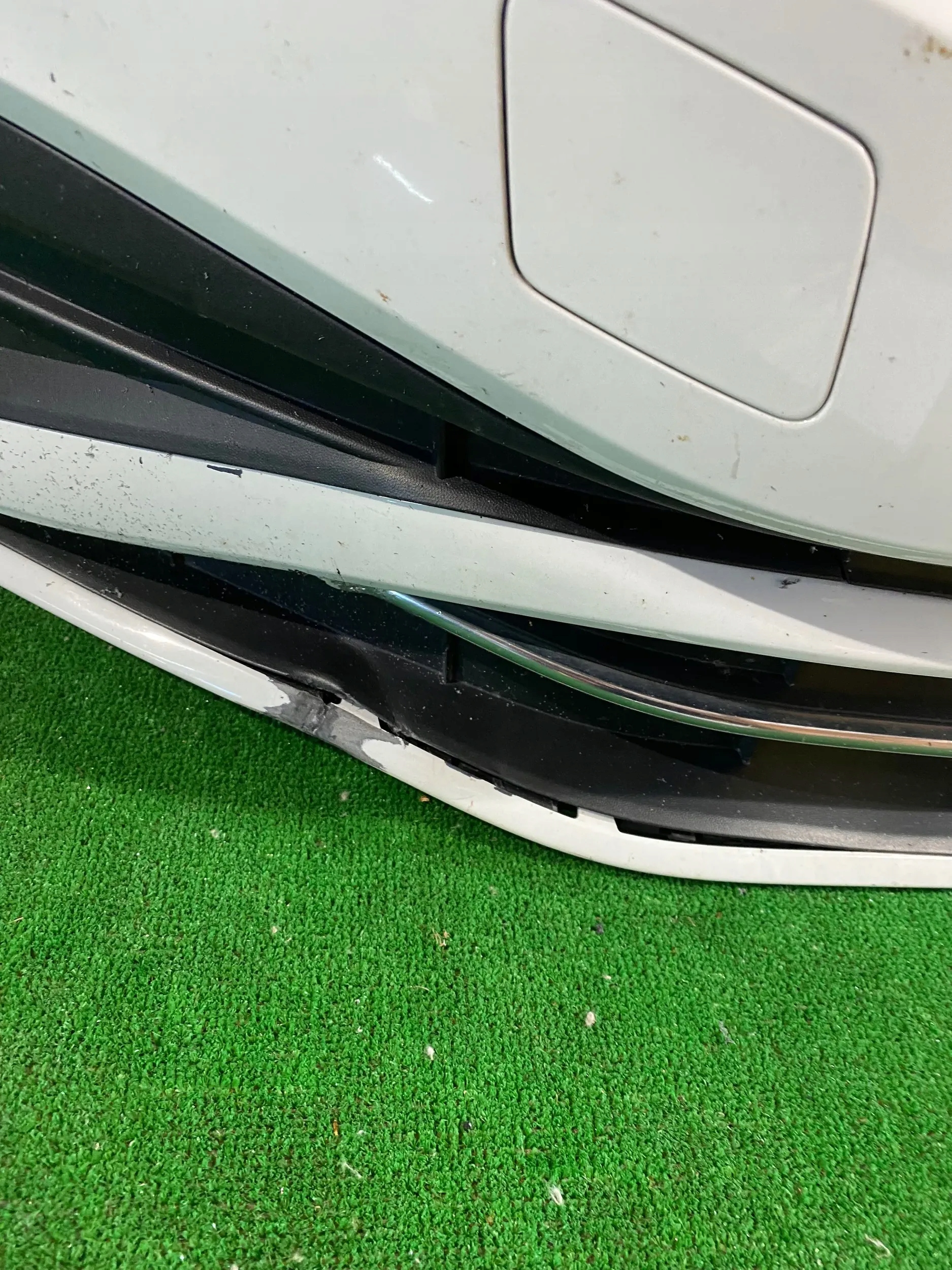 nárazník přední předek VW PASSAT B8 LIFT